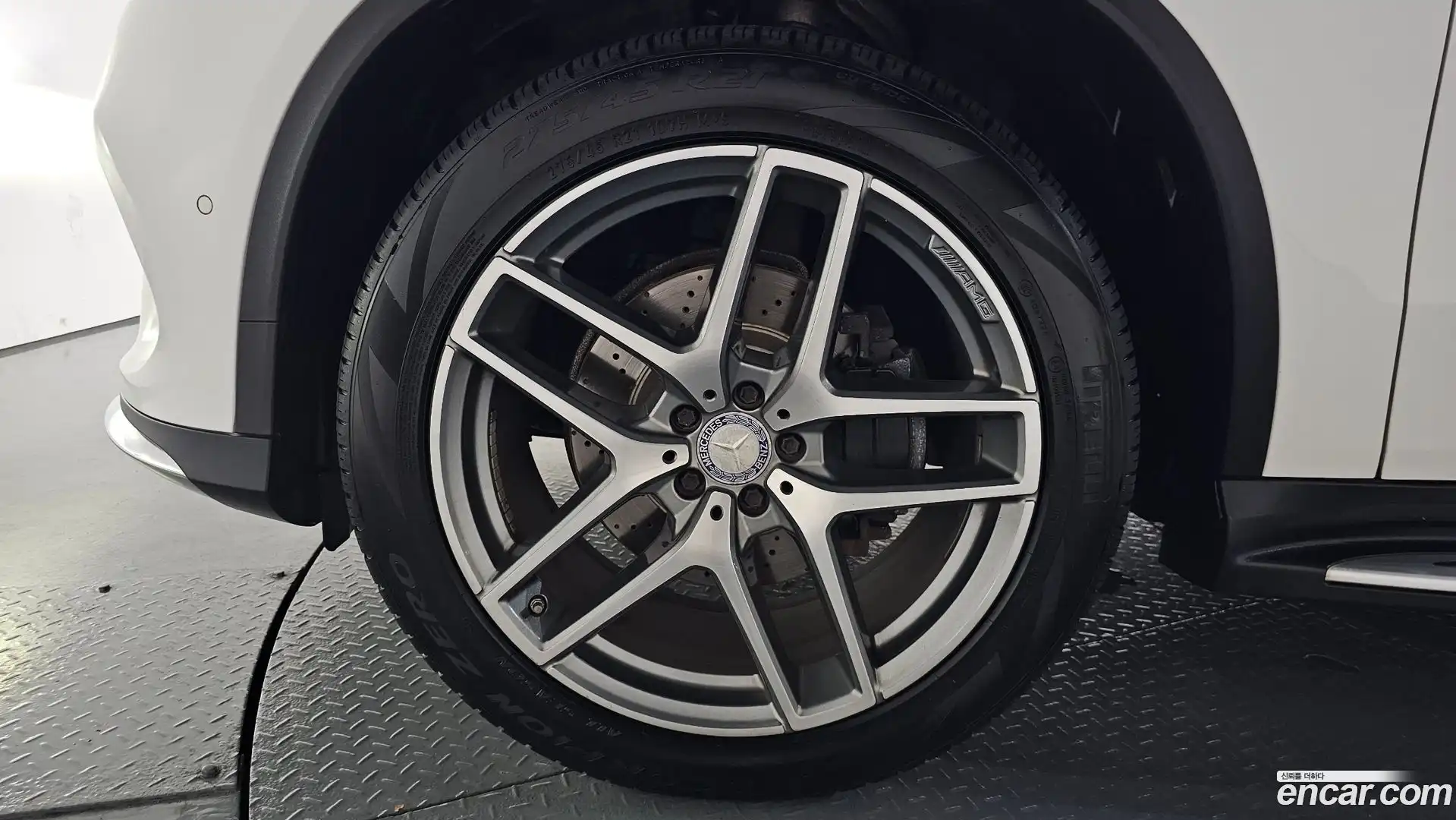 GLE-Class Mercedes-Benz 2016.10-OUTER-005