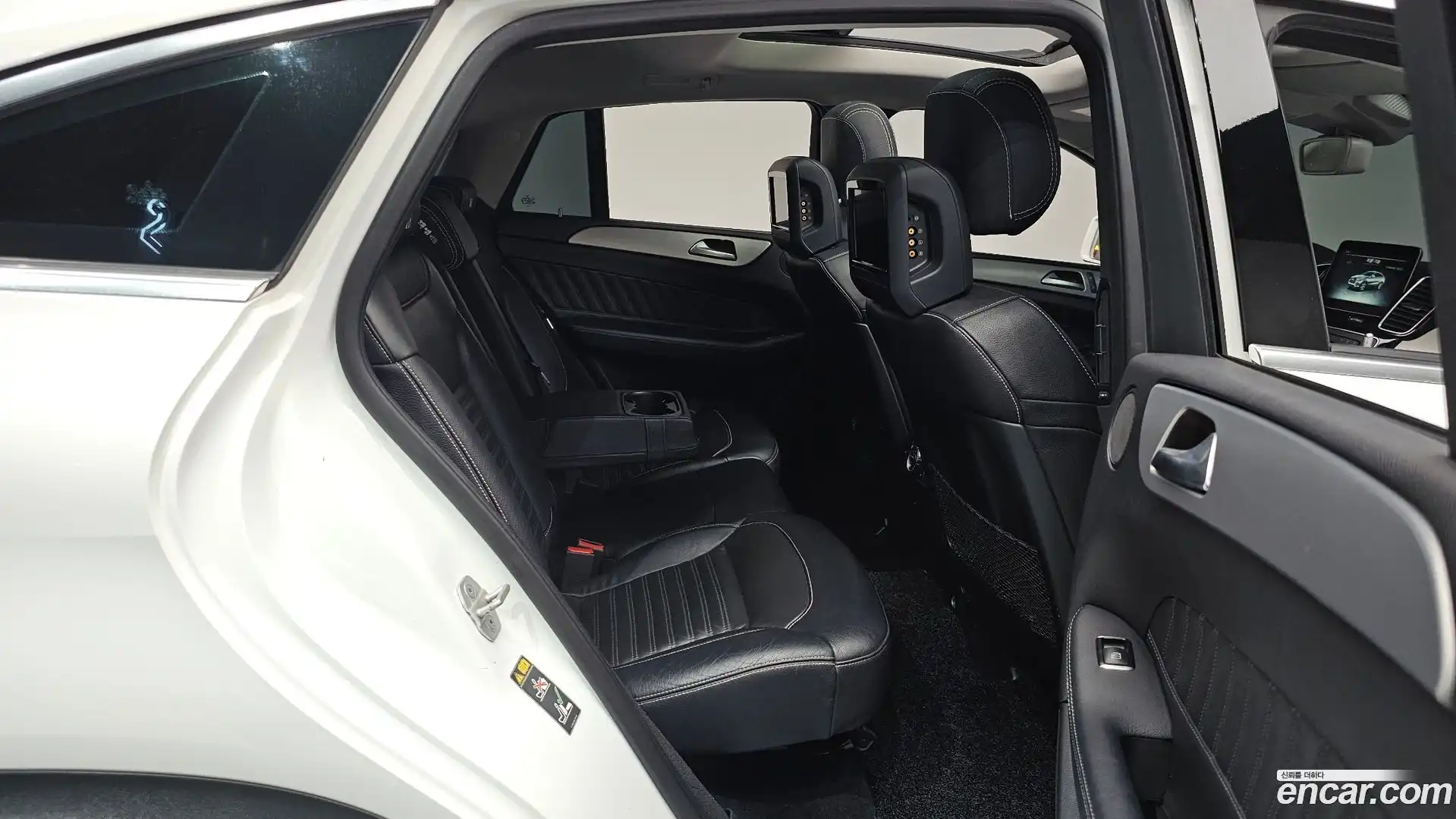 GLE-Class Mercedes-Benz 2016.10-OPTION-015