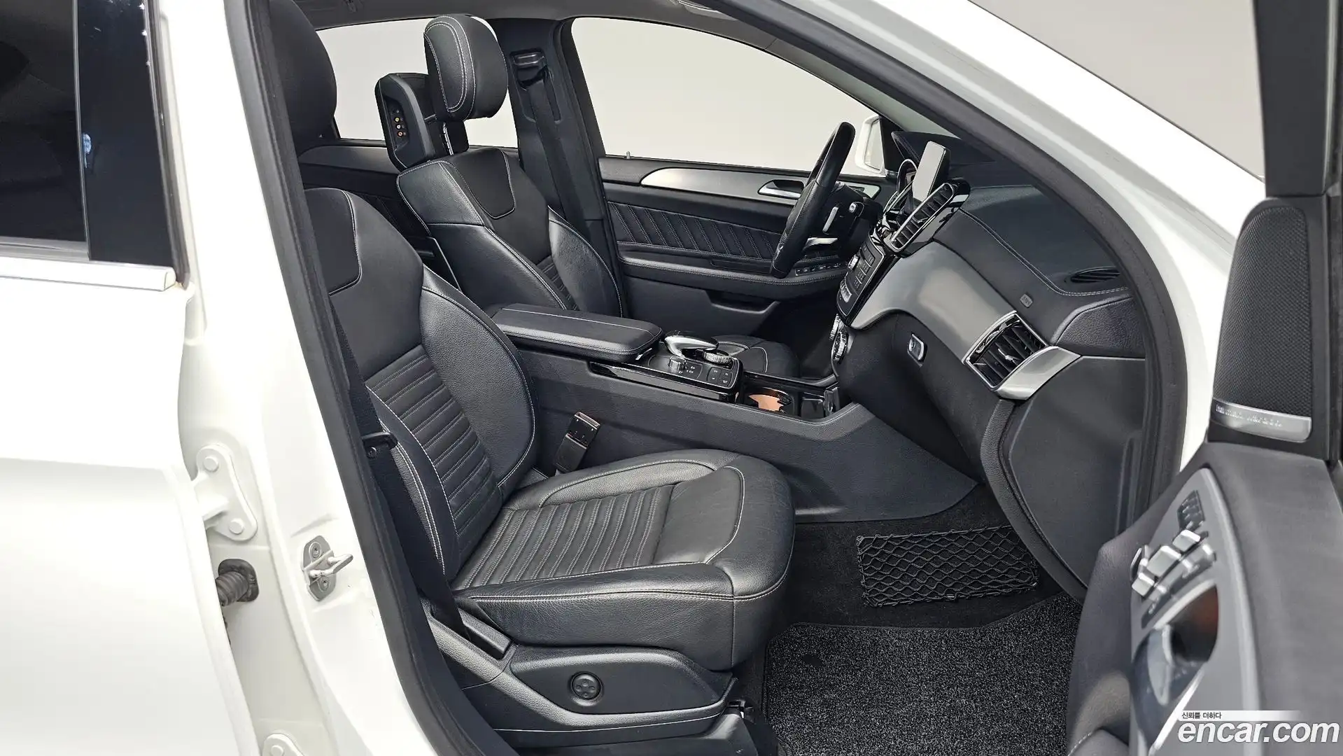 GLE-Class Mercedes-Benz 2016.10-OPTION-016