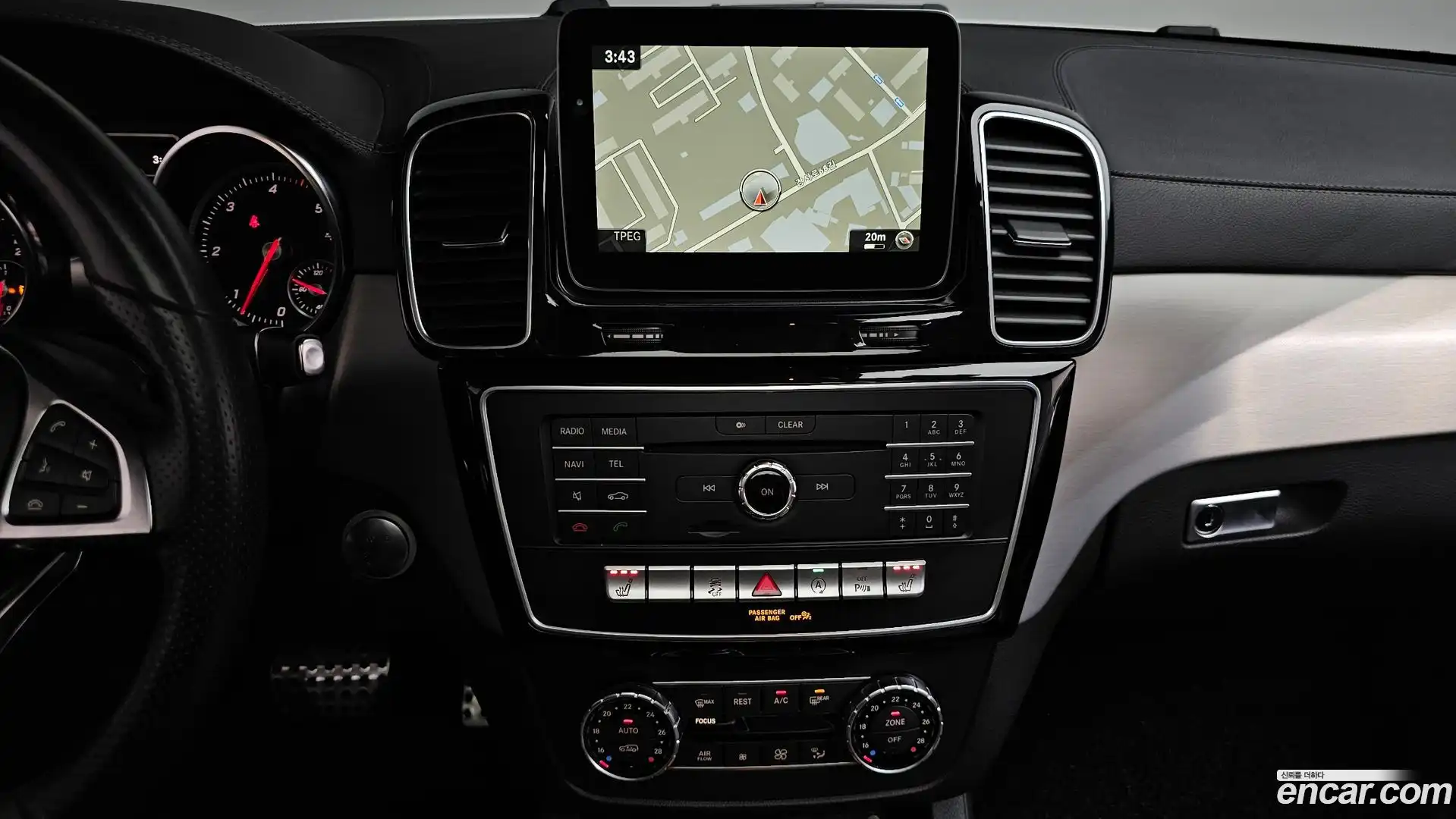 GLE-Class Mercedes-Benz 2016.10-OPTION-018