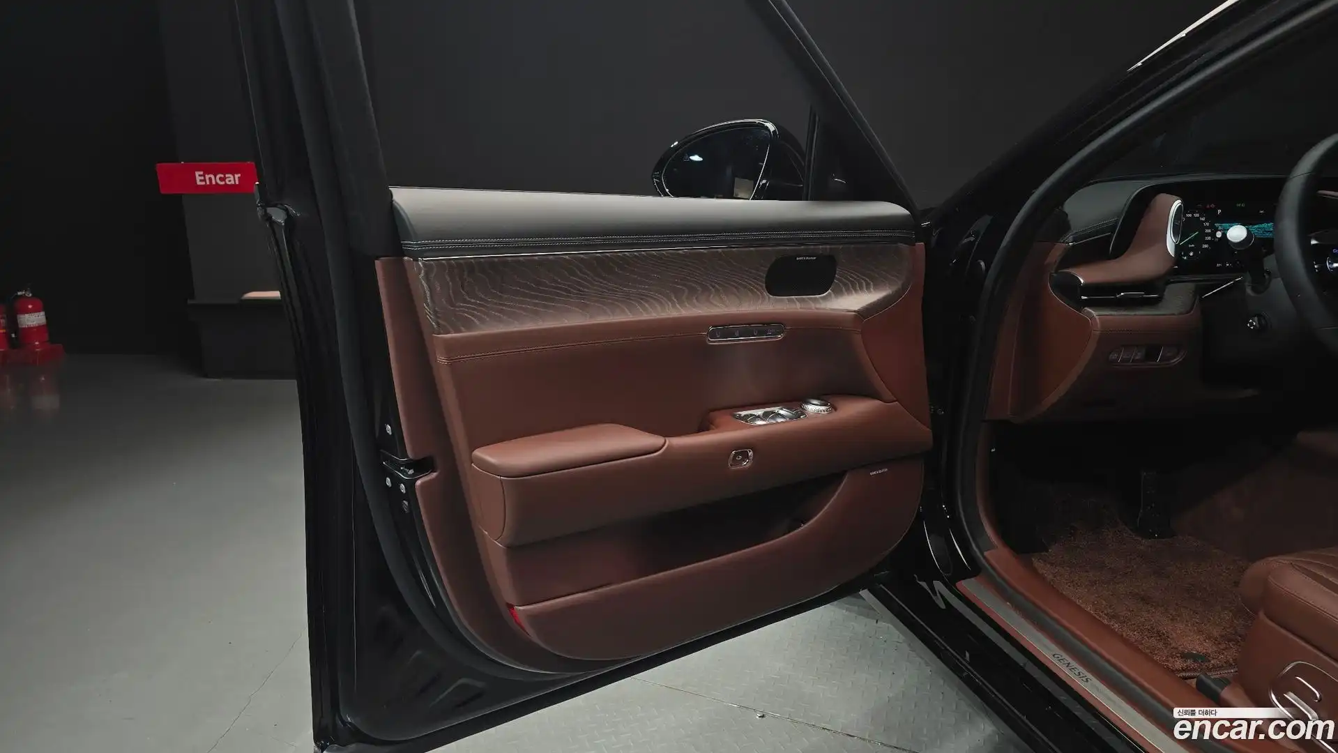 G90 Genesis 2025.8-INNER-034