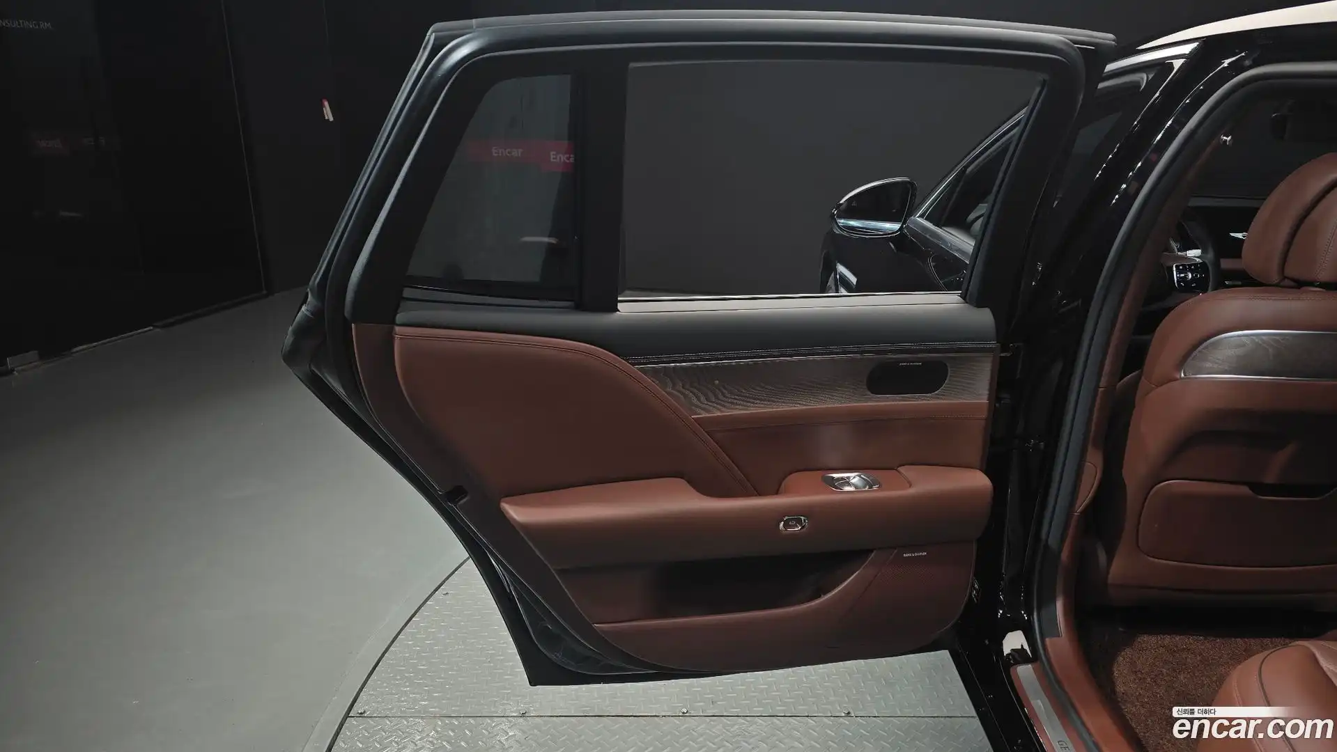 G90 Genesis 2025.8-INNER-035