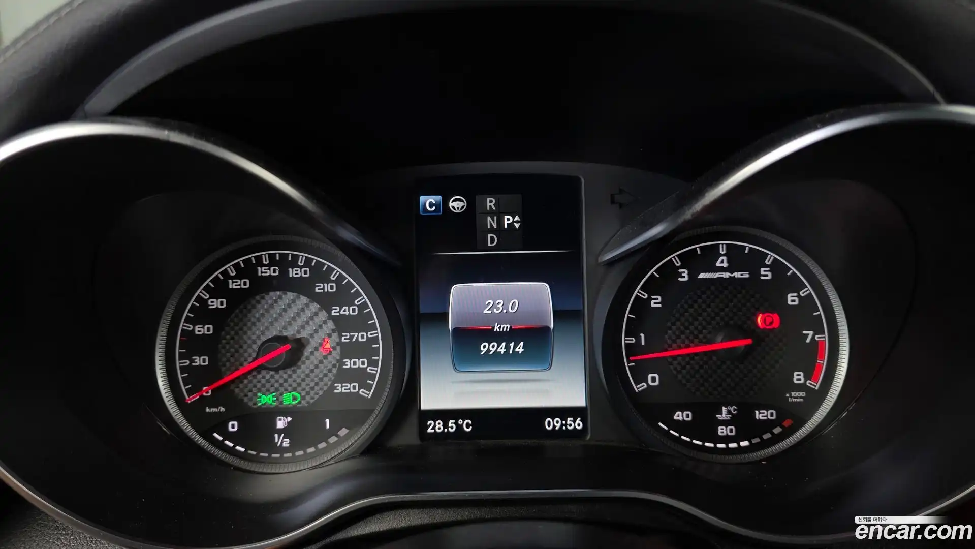 GLC-Class Mercedes-Benz 2019.11-INNER-008