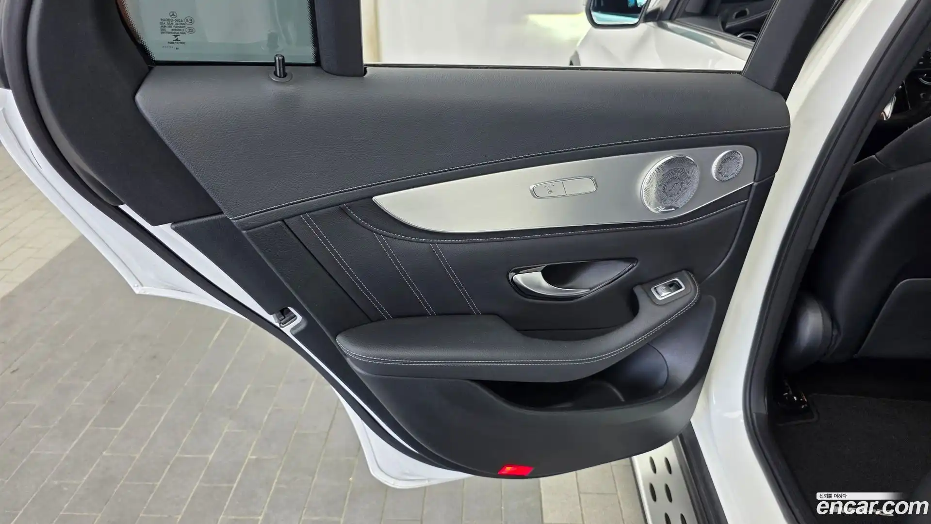 GLC-Class Mercedes-Benz 2019.11-INNER-035