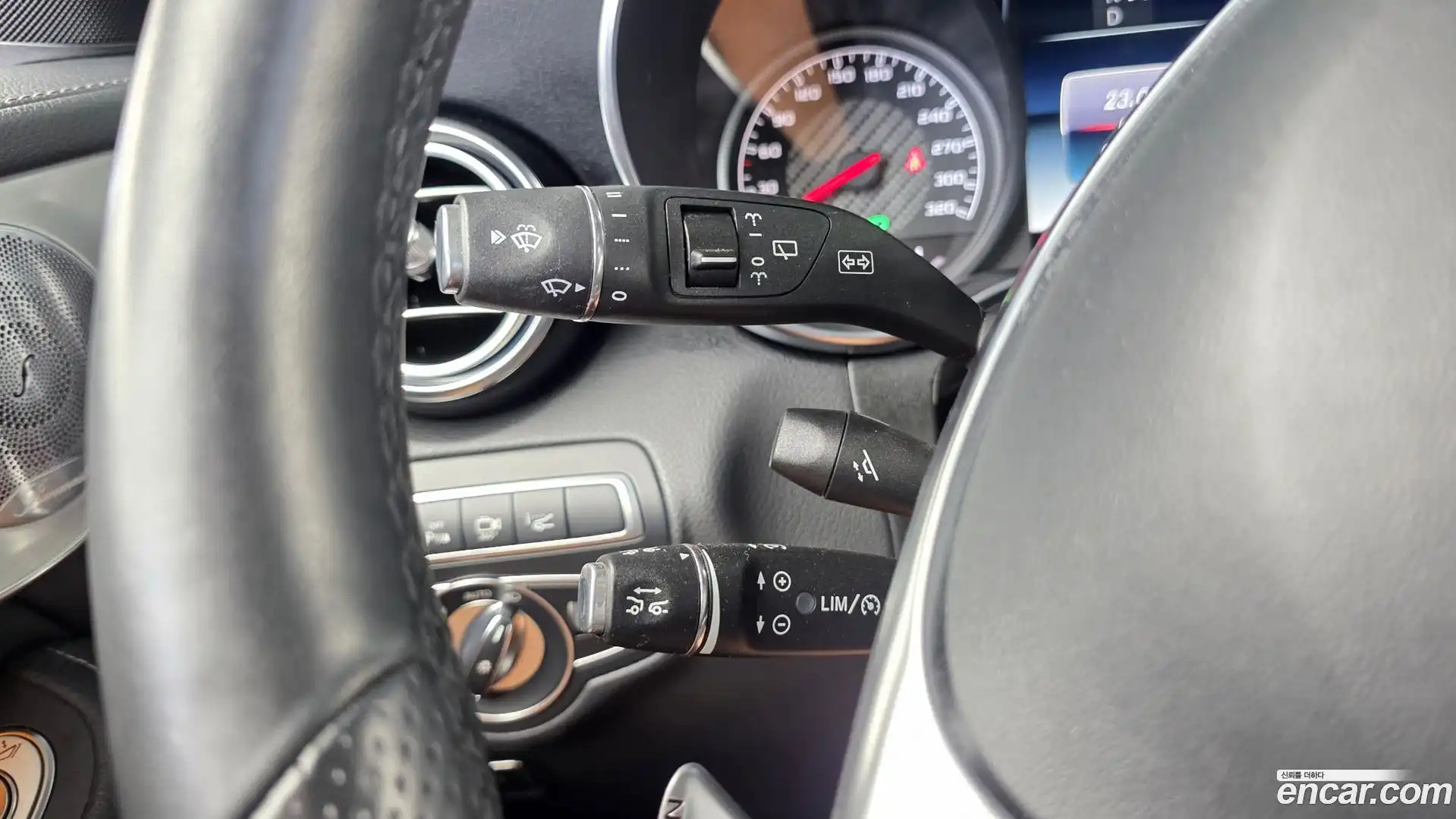 GLC-Class Mercedes-Benz 2019.11-OPTION-040