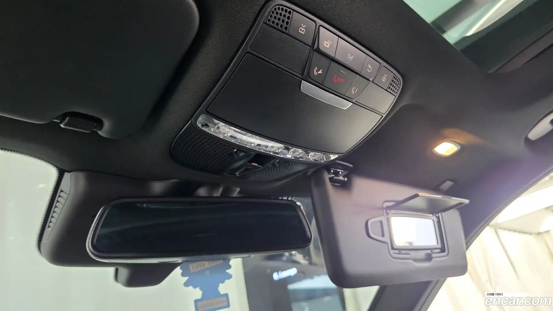GLC-Class Mercedes-Benz 2019.11-OPTION-045