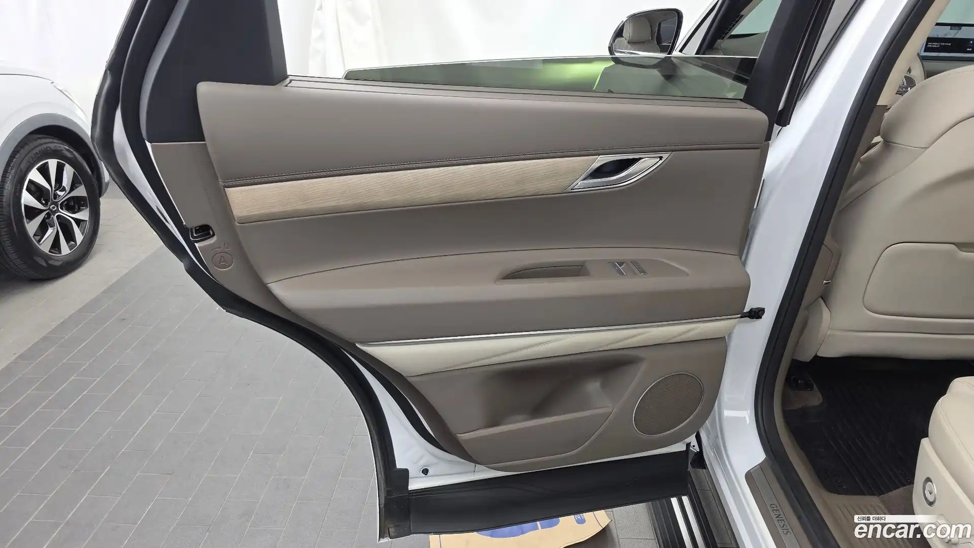 GV80 Genesis 2023.4-INNER-035