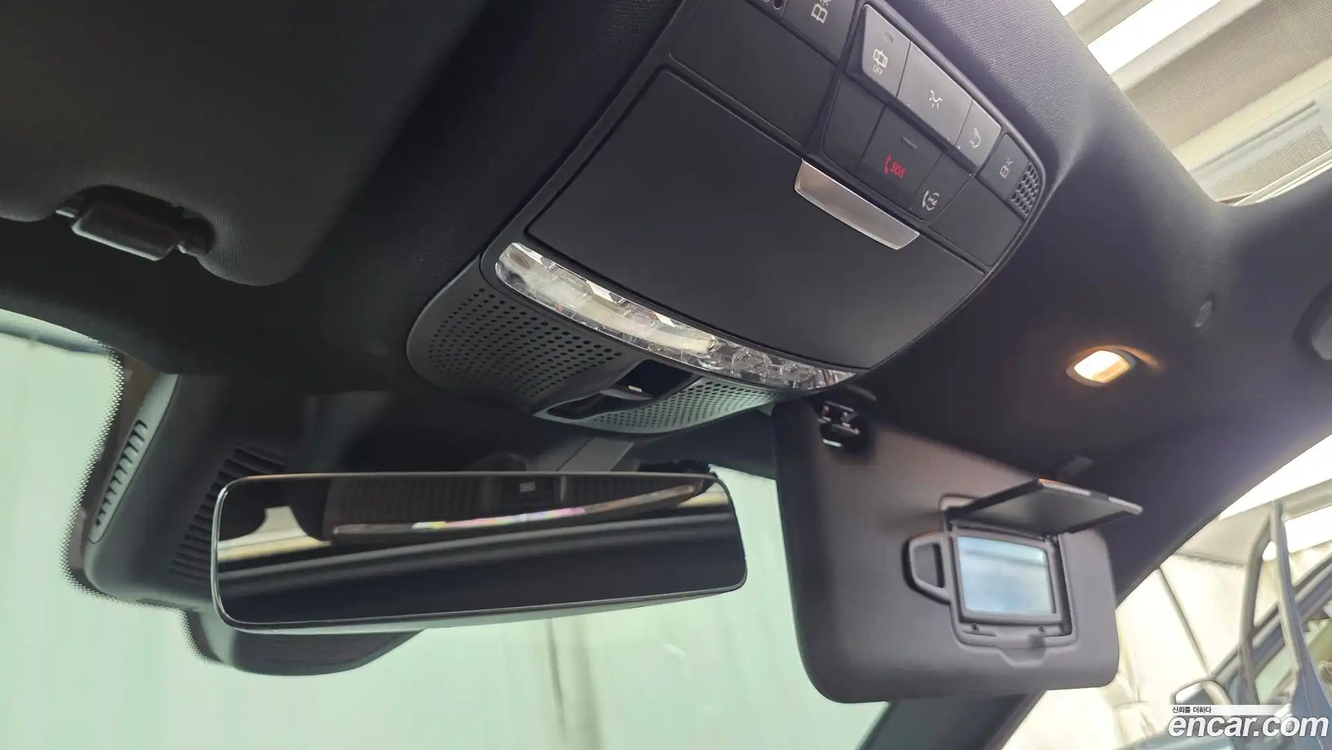 E-Class Mercedes-Benz 2021.5-OPTION-021