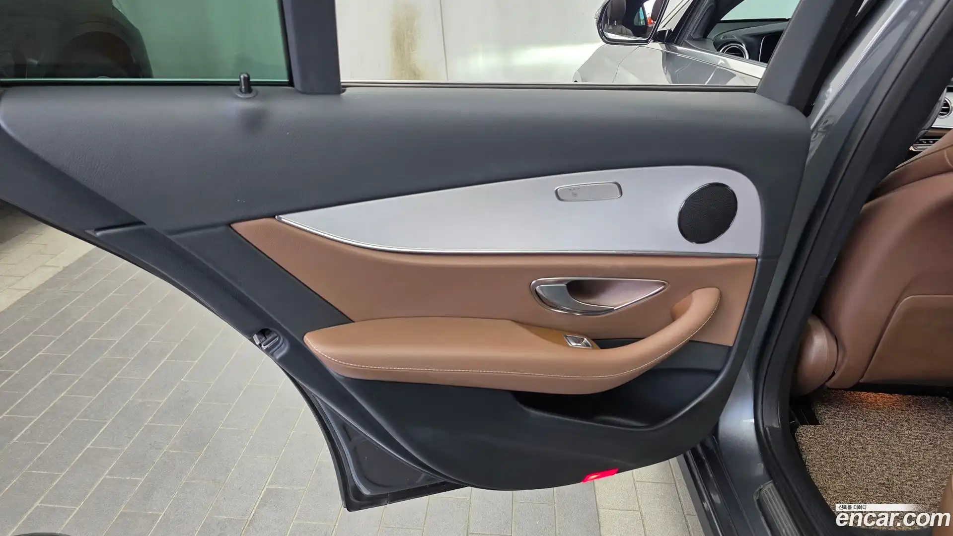 E-Class Mercedes-Benz 2021.5-INNER-035