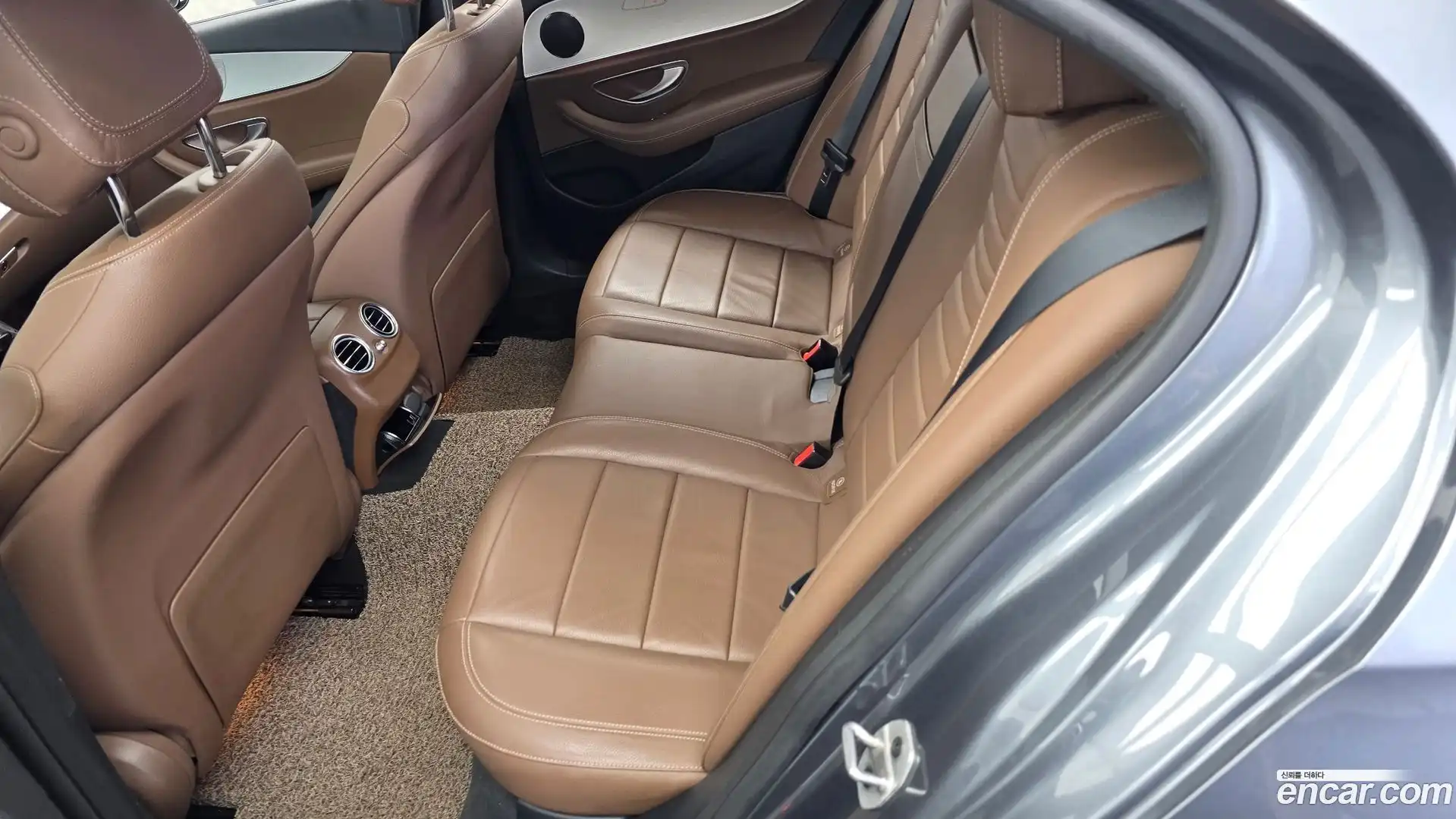 E-Class Mercedes-Benz 2021.5-INNER-036
