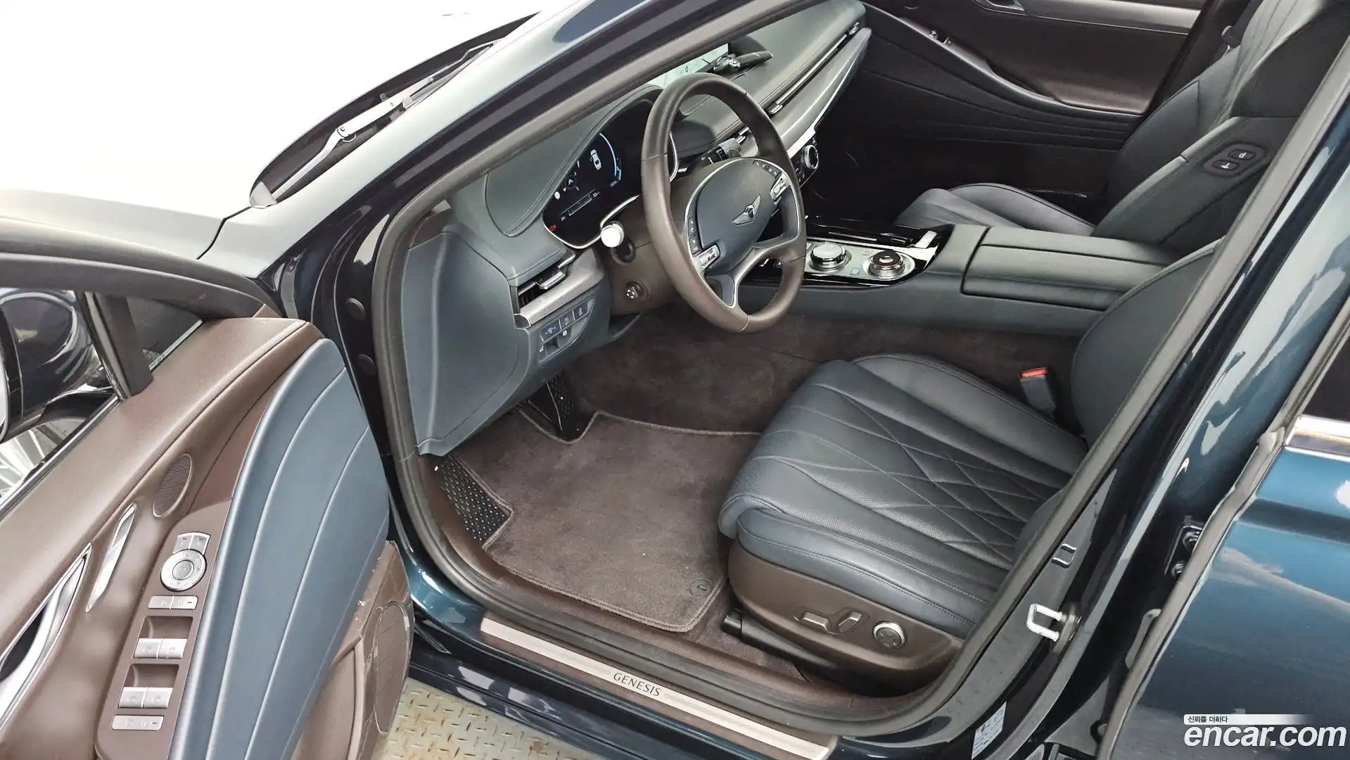 G80 Genesis 2023.1-INNER-010
