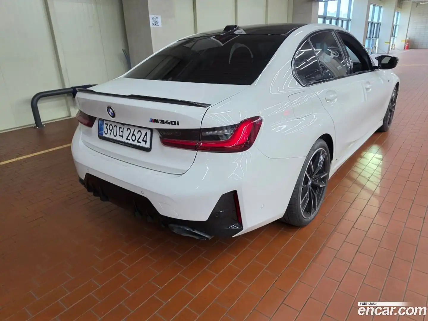 3-Series BMW 2025.7-OUTER-002