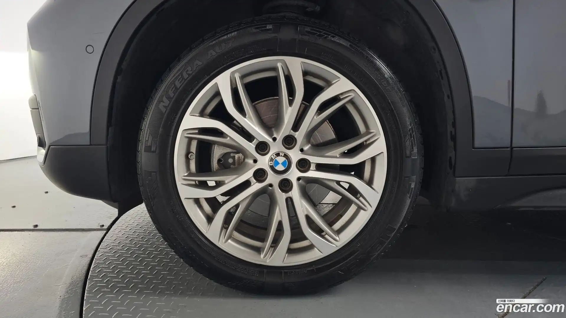 X1 BMW 2018.11-OUTER-005