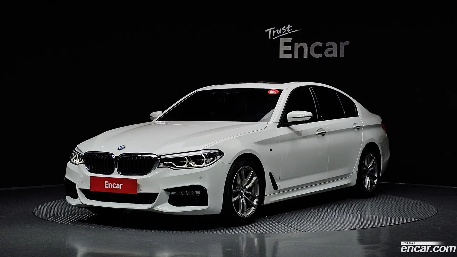 Main__Slider__Photo:5-Series BMW 2017.8-0