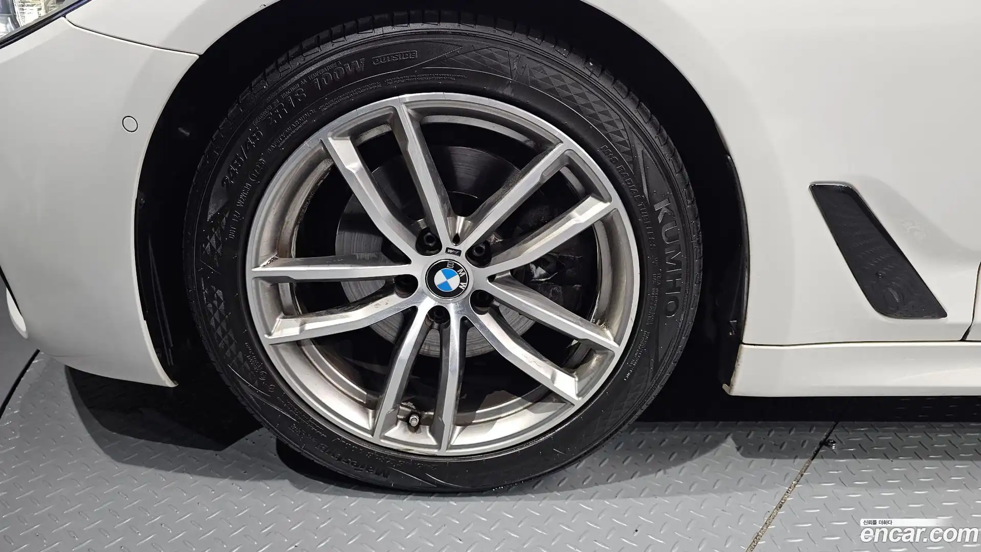 5-Series BMW 2017.8-OUTER-005