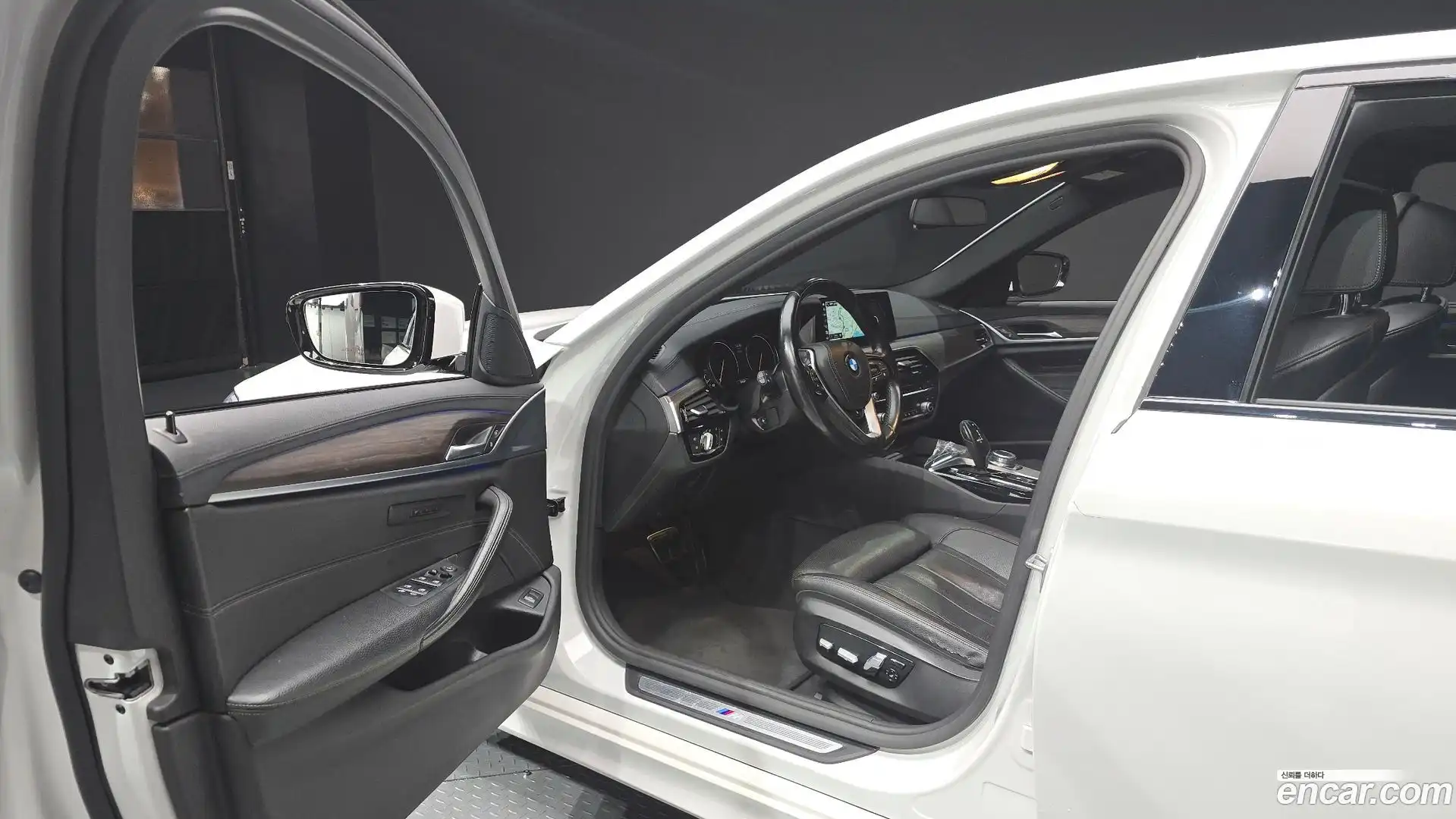 5-Series BMW 2017.8-INNER-010