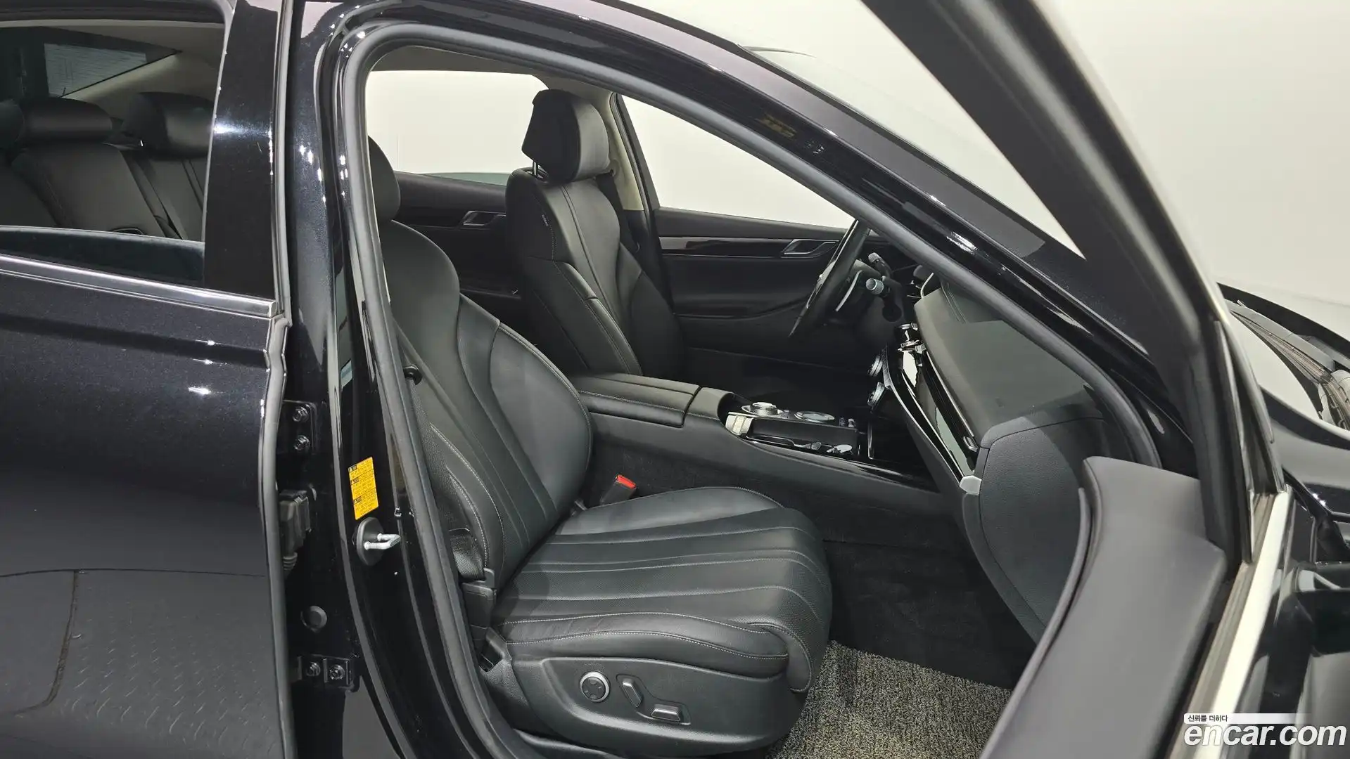 G80 Genesis 2021.2-INNER-036