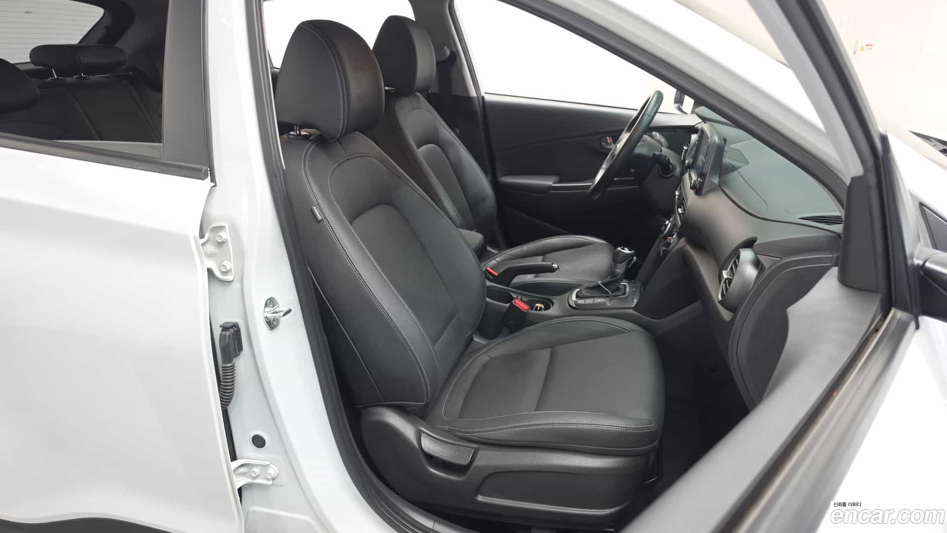 Kona Hyundai 2018.9-INNER-036