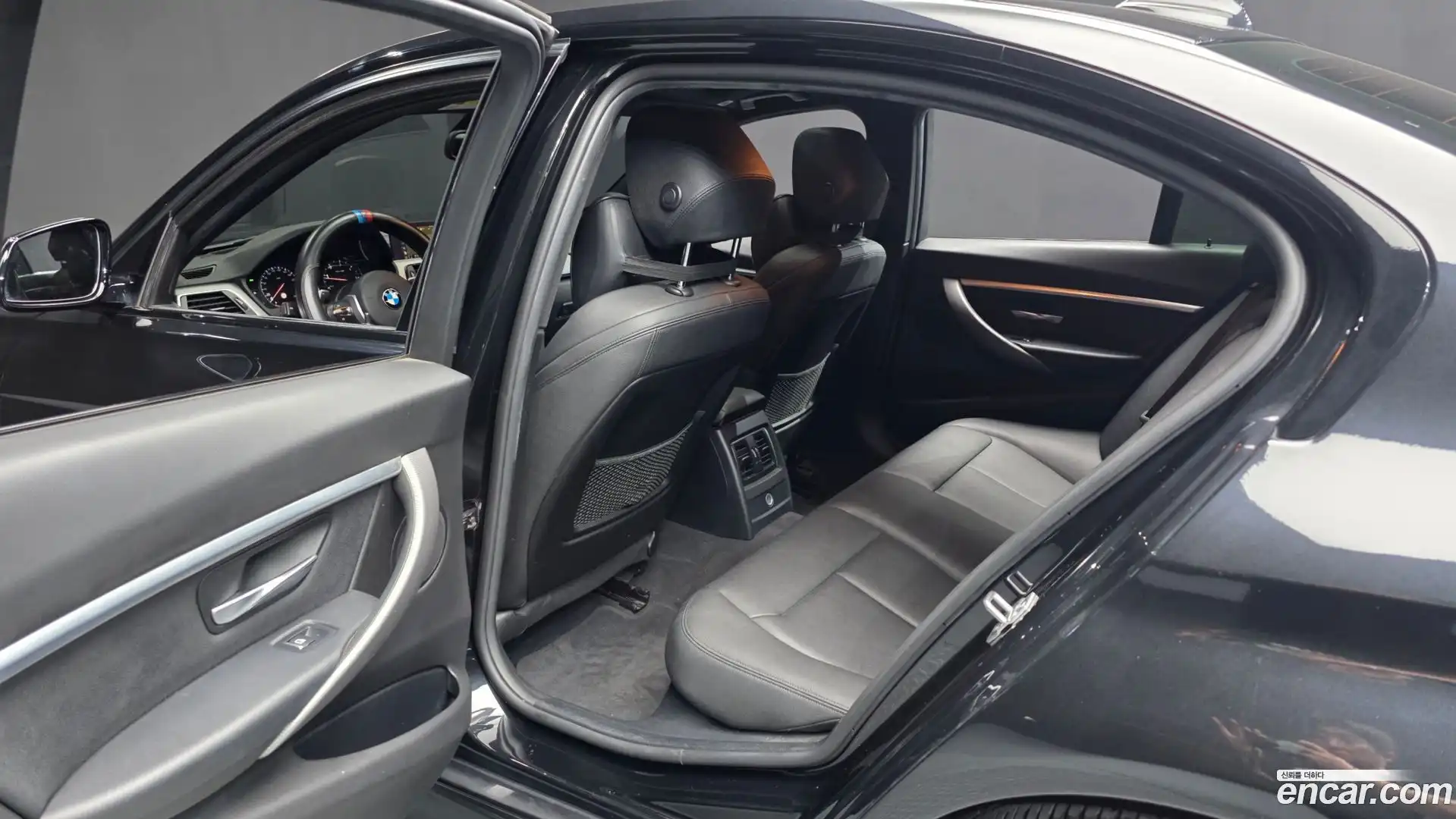 3-Series BMW 2018.11-INNER-036