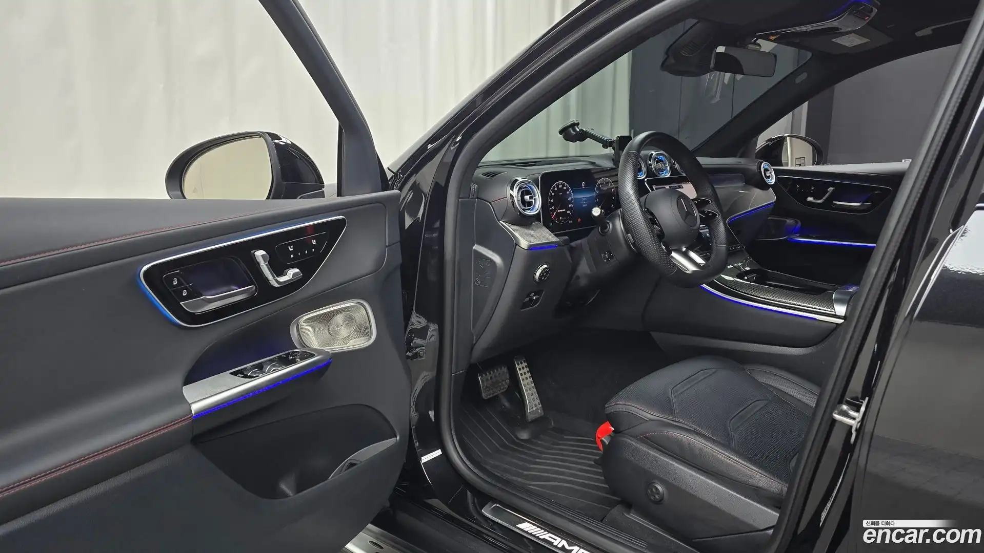 GLC-Class Mercedes-Benz 2025.8-INNER-010
