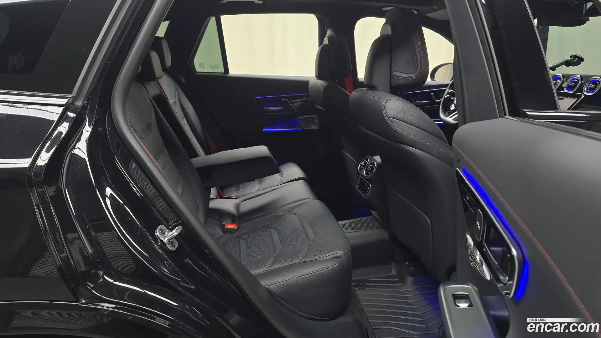 GLC-Class Mercedes-Benz 2025.8-OPTION-015