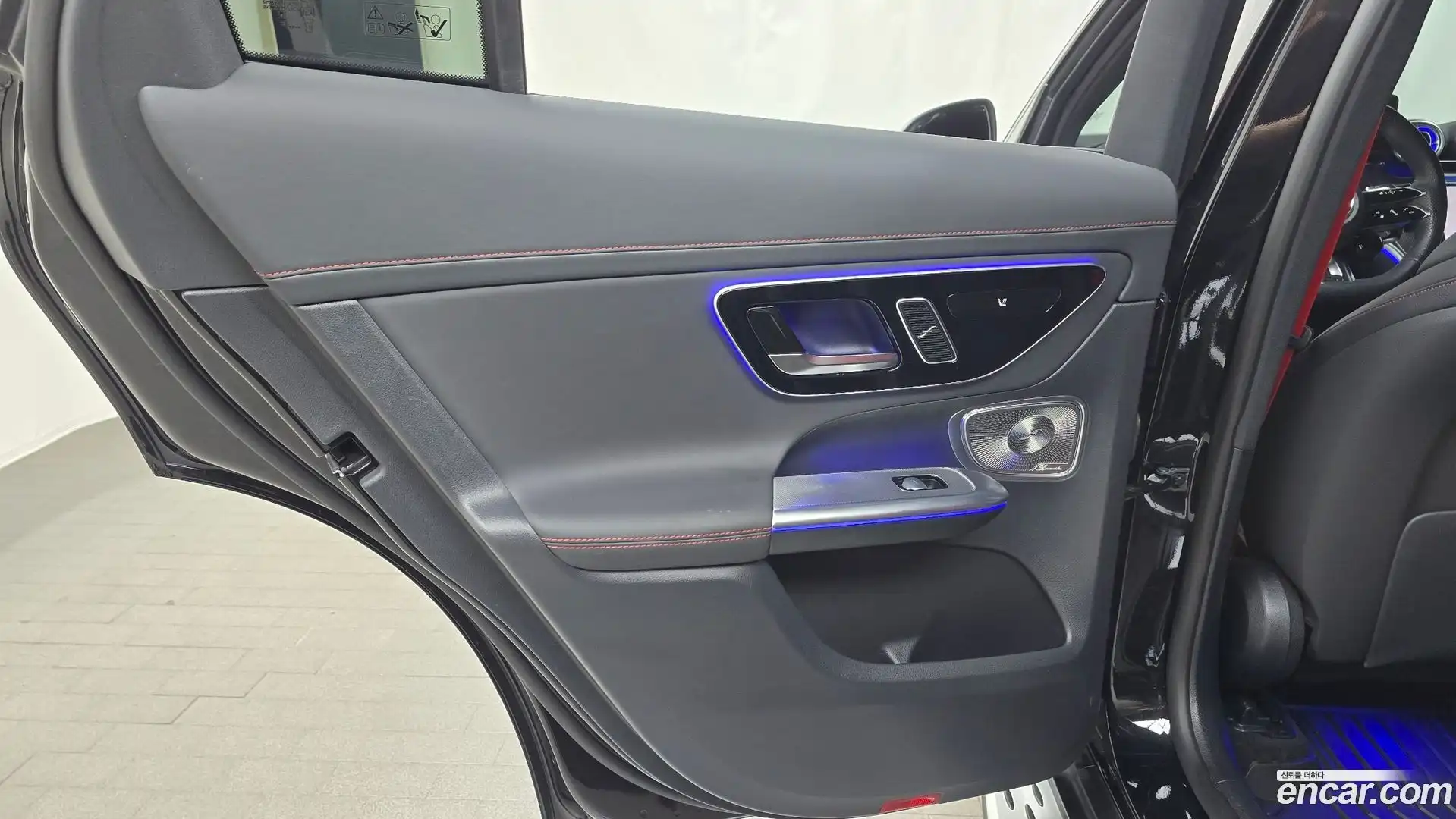 GLC-Class Mercedes-Benz 2025.8-INNER-035