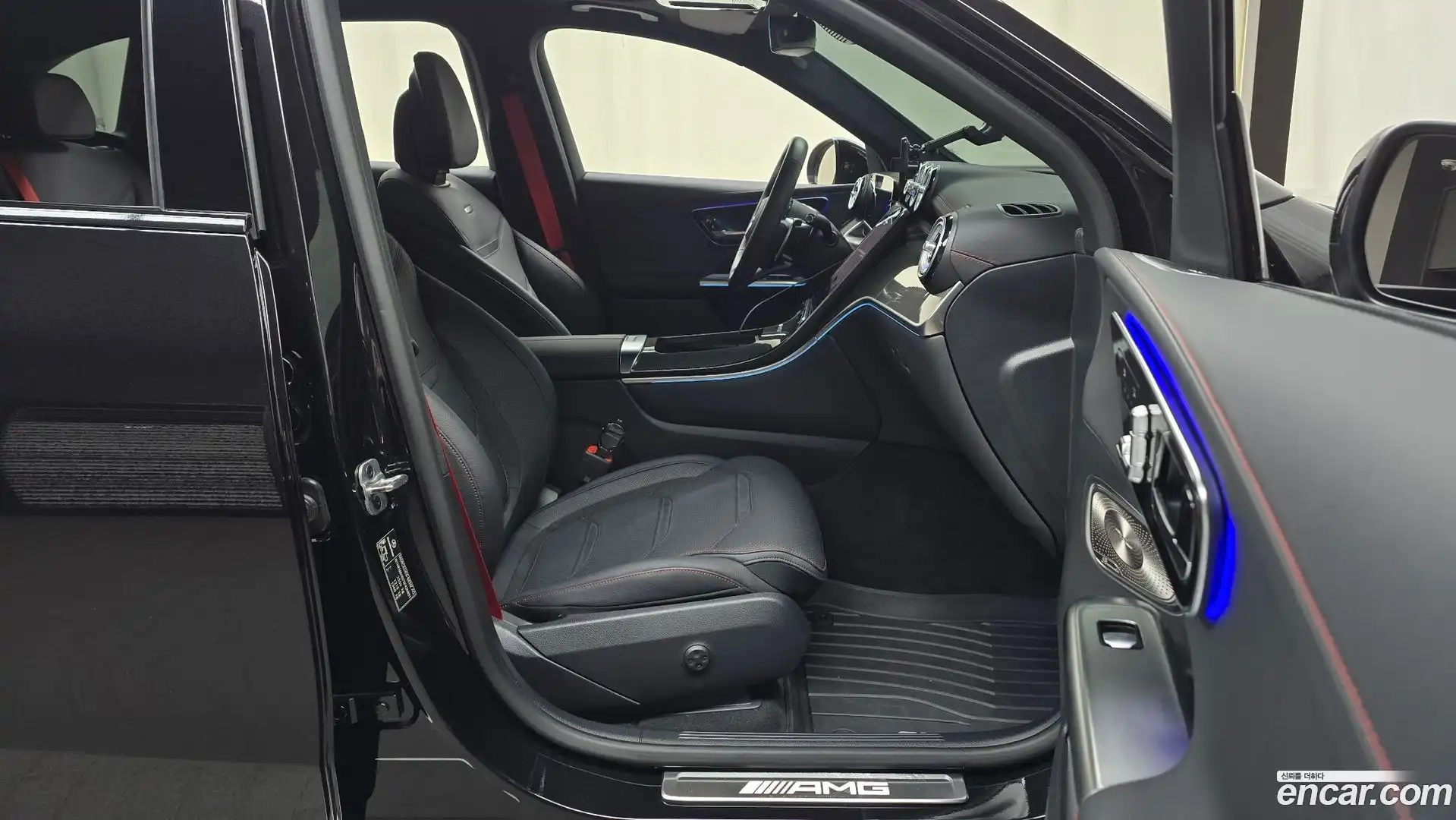 GLC-Class Mercedes-Benz 2025.8-INNER-036