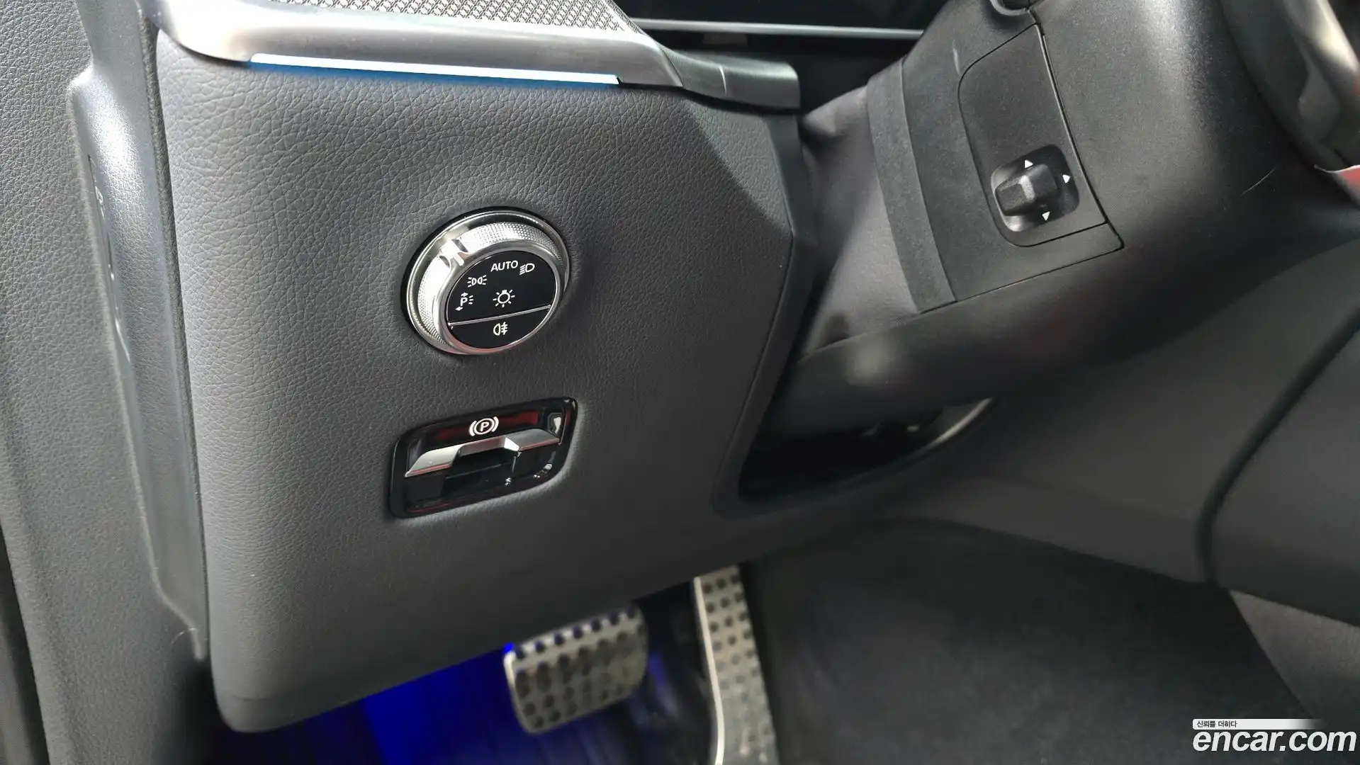 GLC-Class Mercedes-Benz 2025.8-OPTION-040