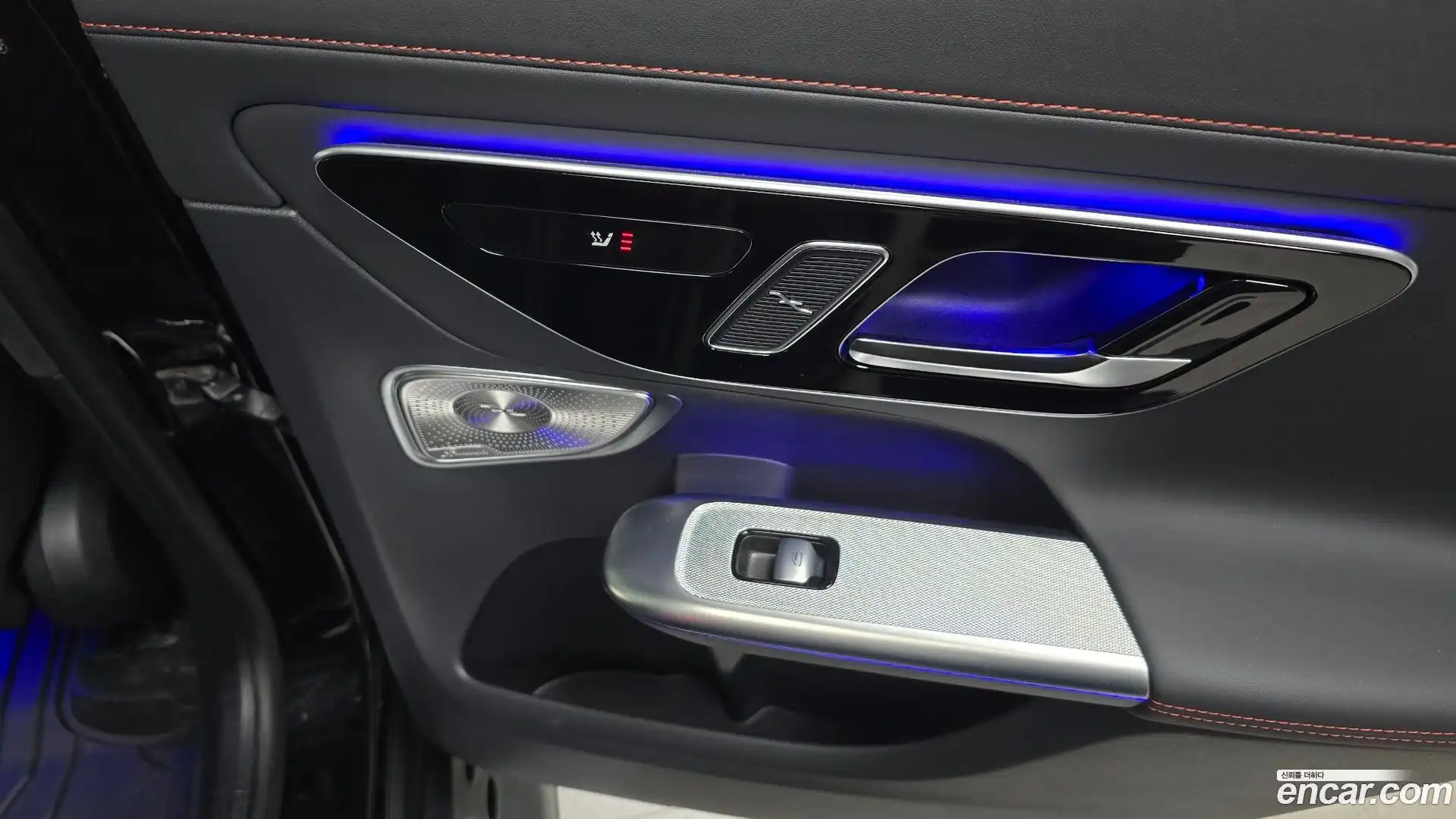 GLC-Class Mercedes-Benz 2025.8-OPTION-043