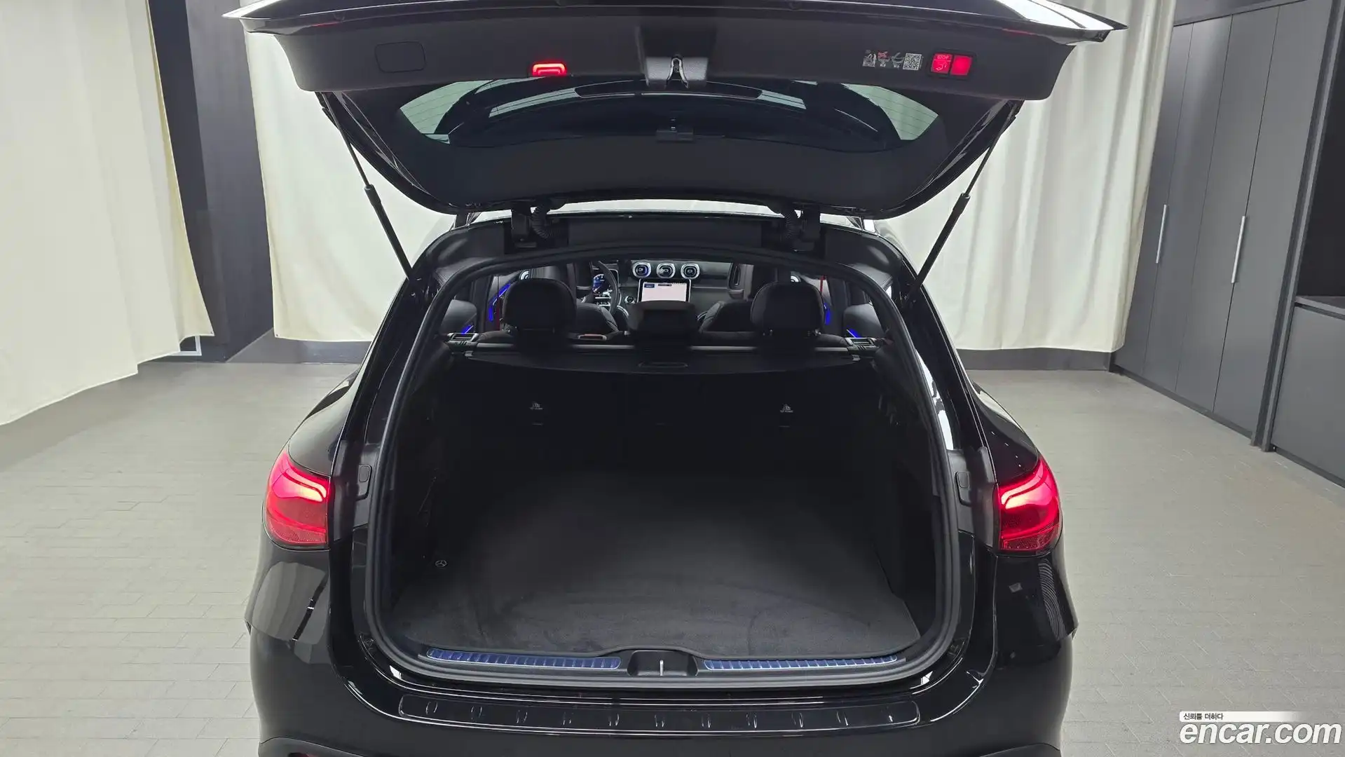 GLC-Class Mercedes-Benz 2025.8-OPTION-044