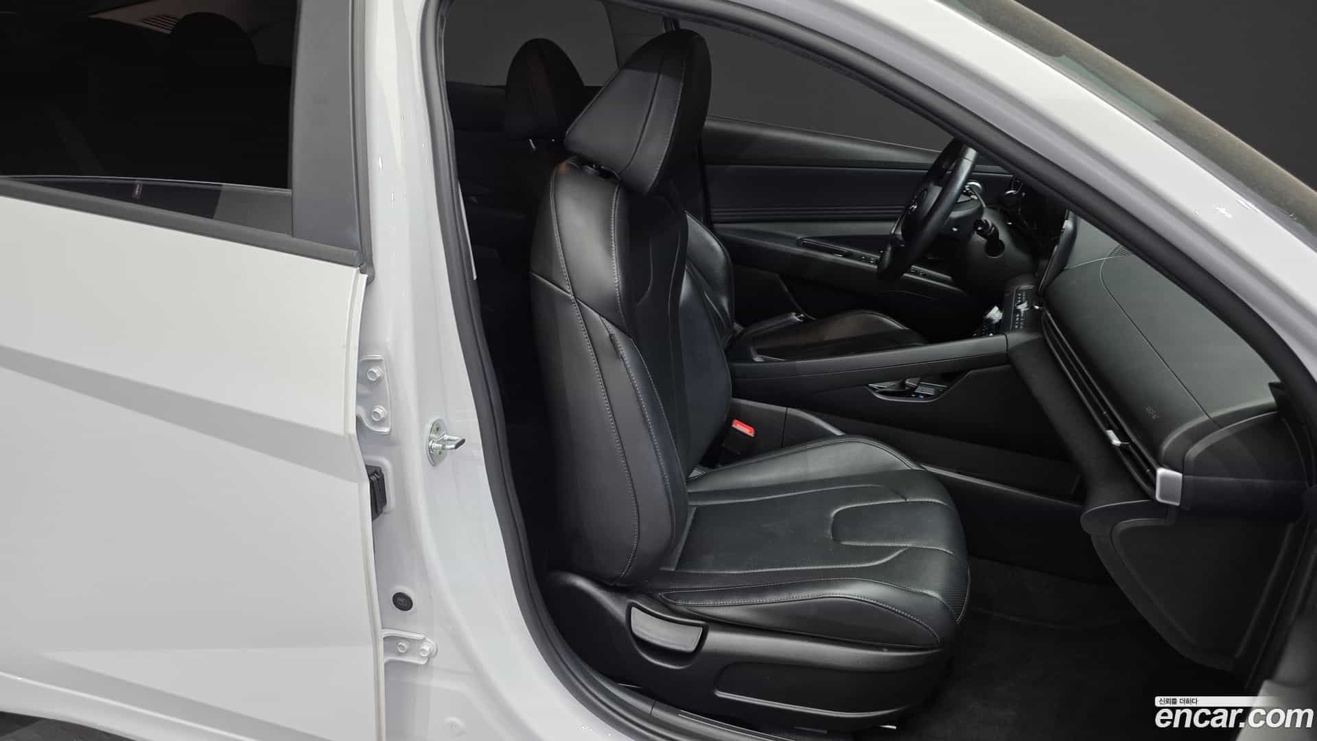 AVANTE Hyundai 2021.6-INNER-036
