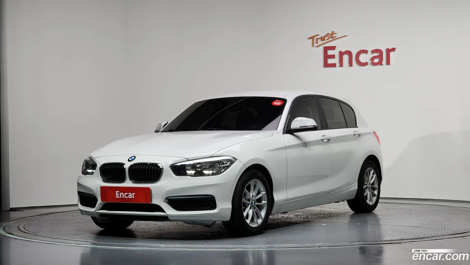 Main__Slider__Photo:1-Series BMW 2016.10-0