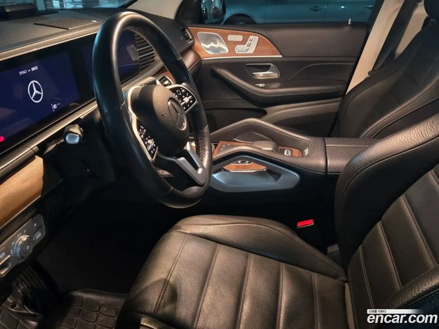 GLE-Class Mercedes-Benz 2020.5-INNER-010