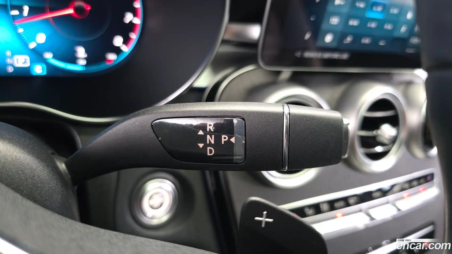 GLC-Class Mercedes-Benz 2023.1-INNER-009
