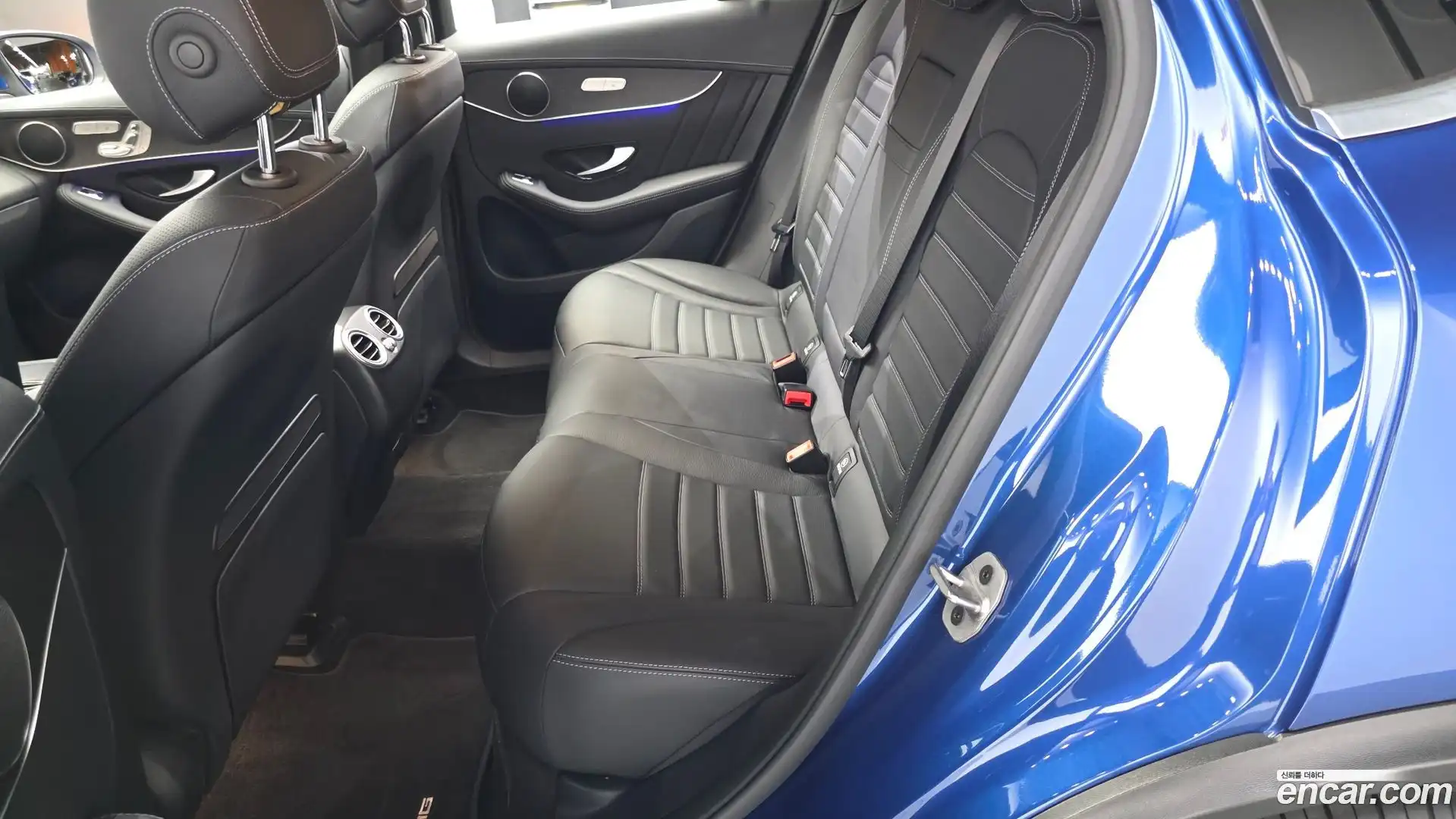 GLC-Class Mercedes-Benz 2023.1-OPTION-016
