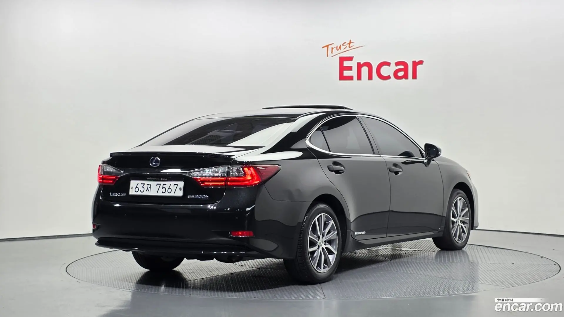 Main__Slider__Photo:ES Lexus 2018.0-1