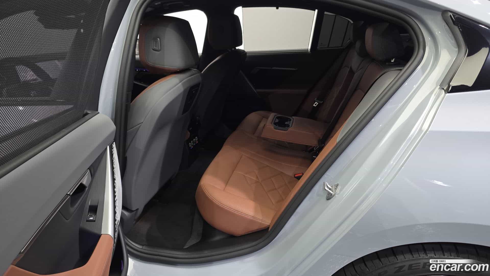 5-Series BMW 2025.3-OPTION-016