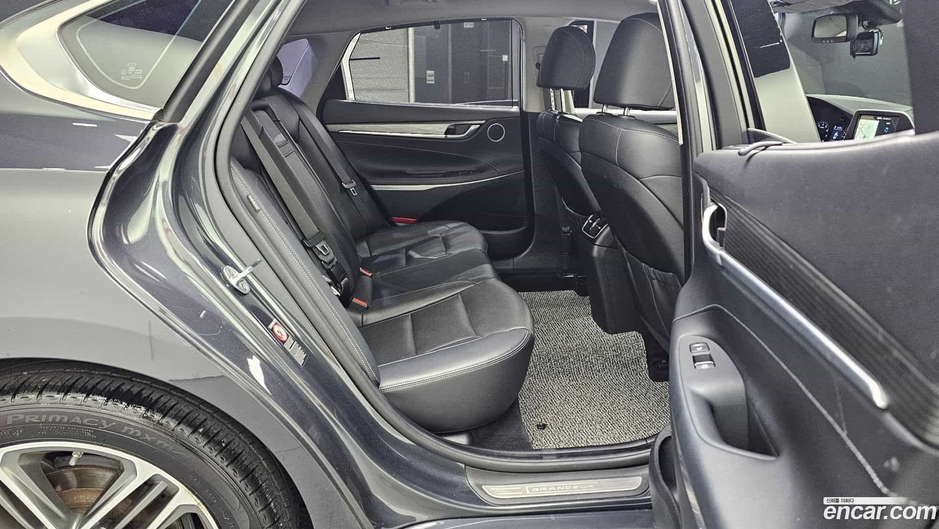 Grandeur Hyundai 2017.0-OPTION-016