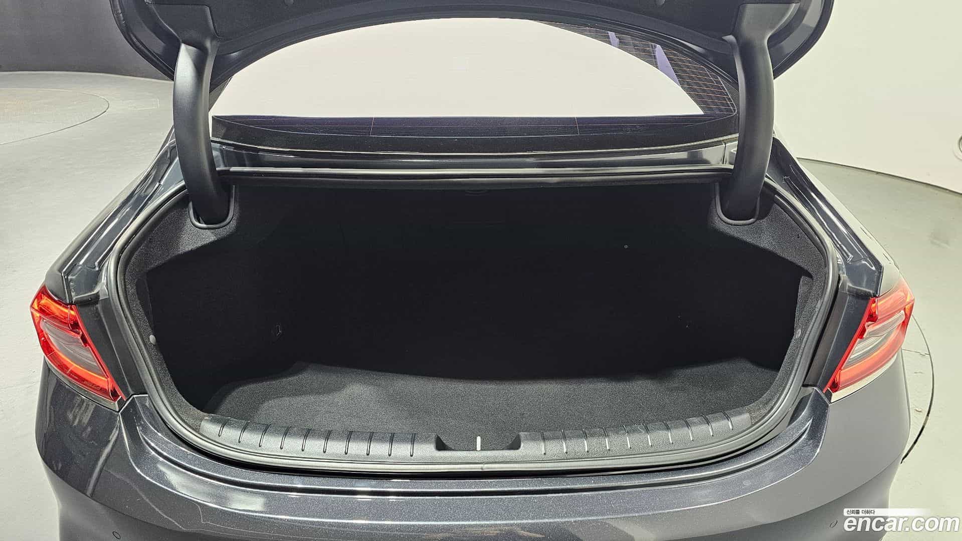 Grandeur Hyundai 2017.0-OPTION-024