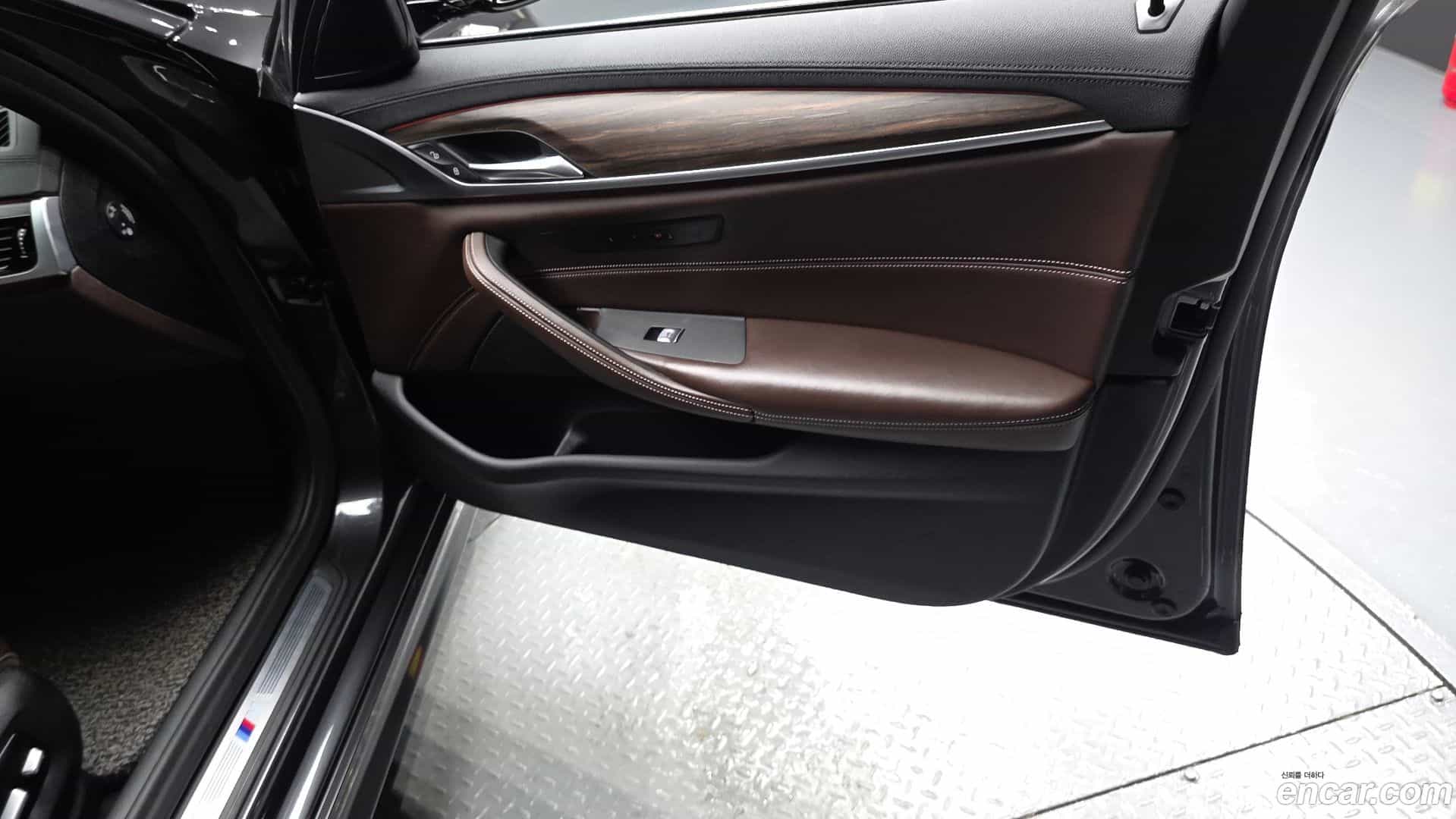 5-Series BMW 2019.11-INNER-034