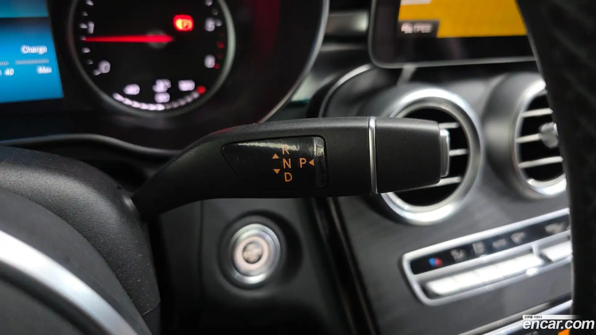 C-Class Mercedes-Benz 2019.3-INNER-009