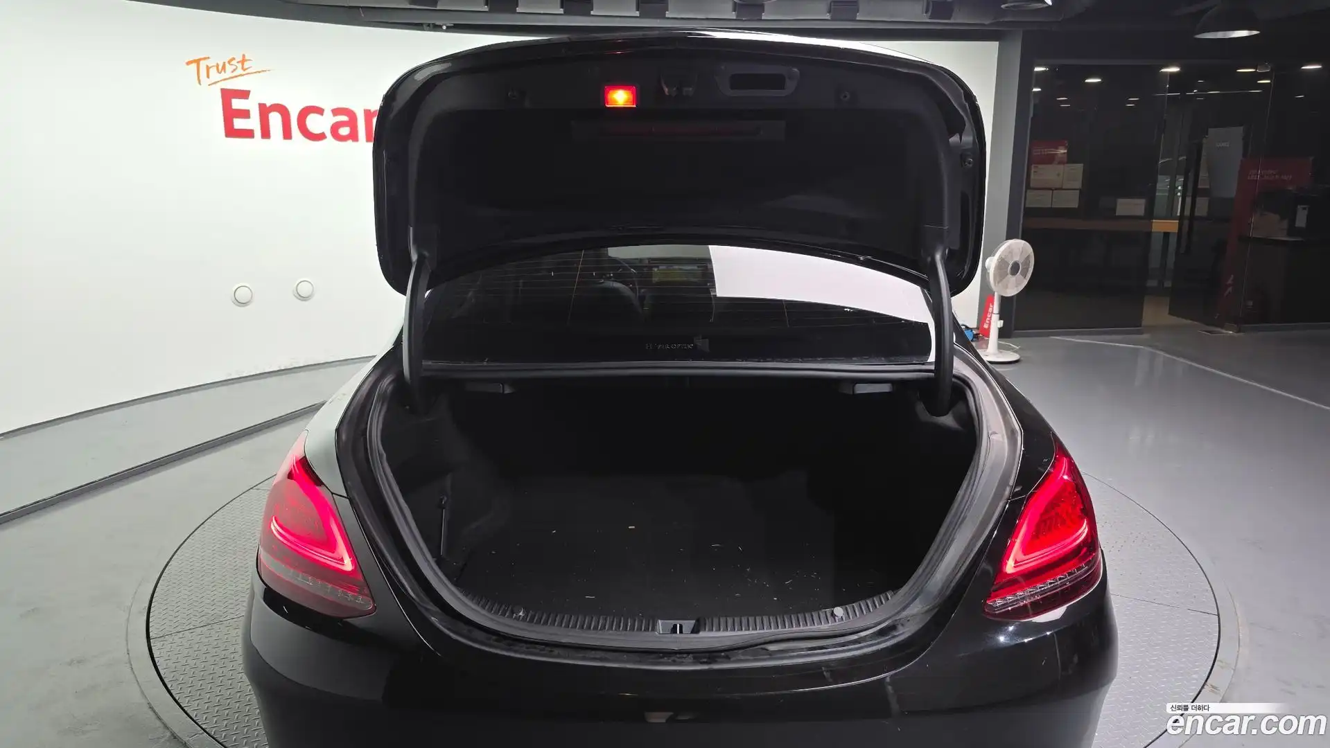 C-Class Mercedes-Benz 2019.3-OPTION-024