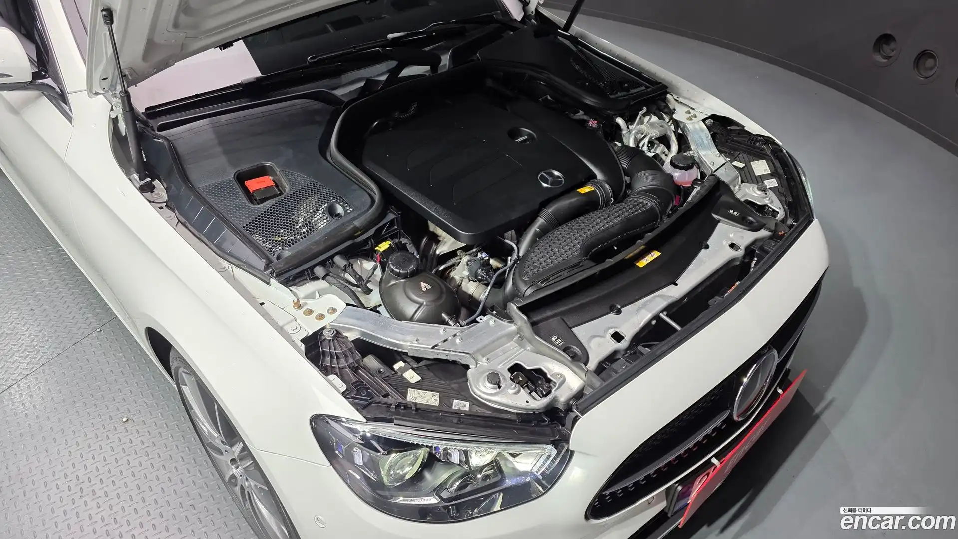 E-Class Mercedes-Benz 2022.1-OUTER-006