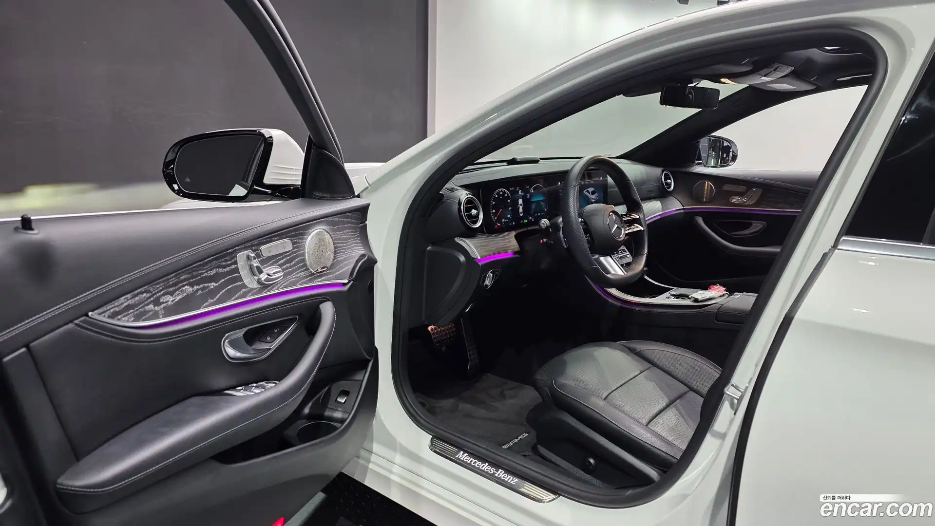 E-Class Mercedes-Benz 2022.1-INNER-010