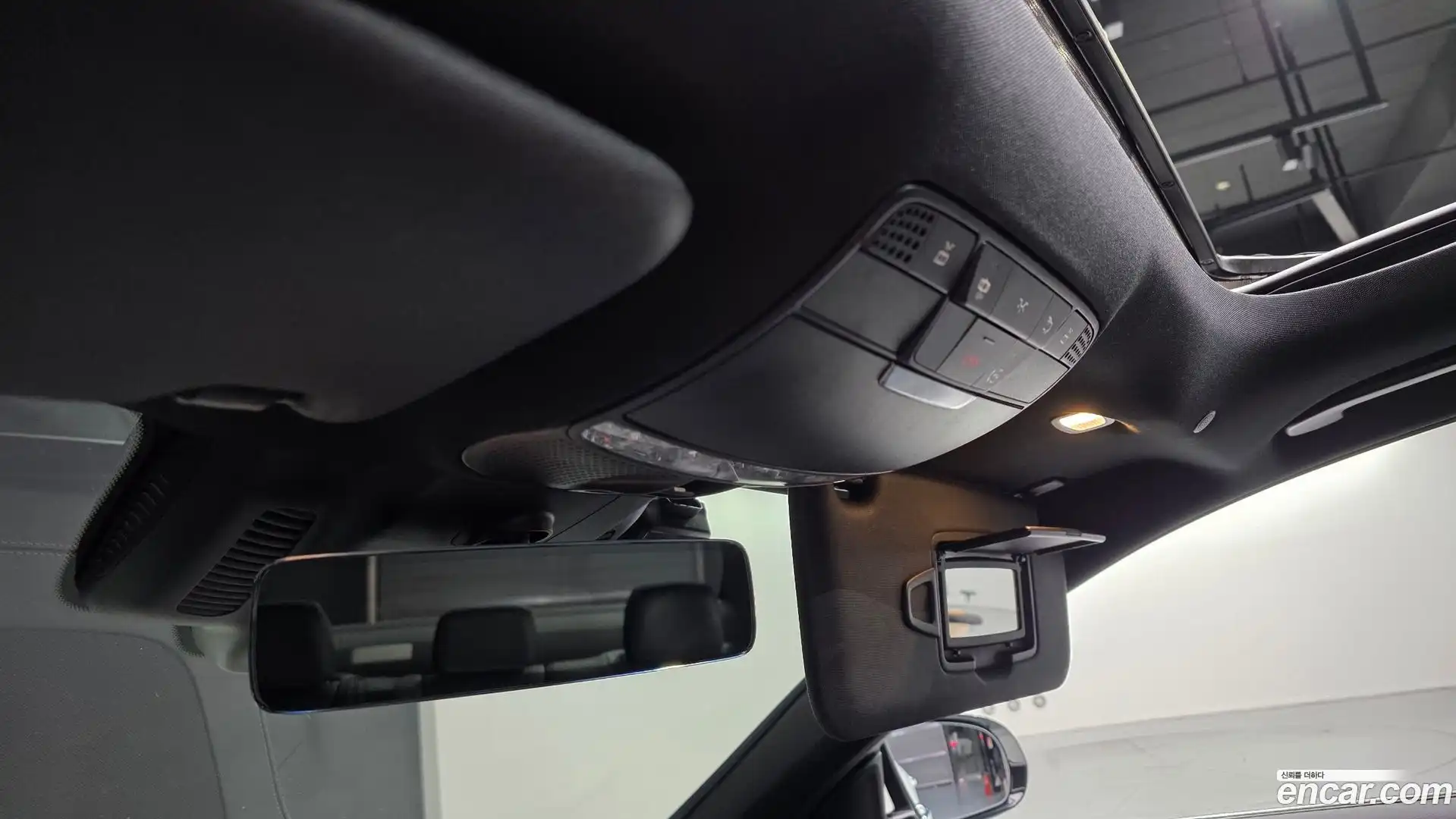 E-Class Mercedes-Benz 2022.1-OPTION-041