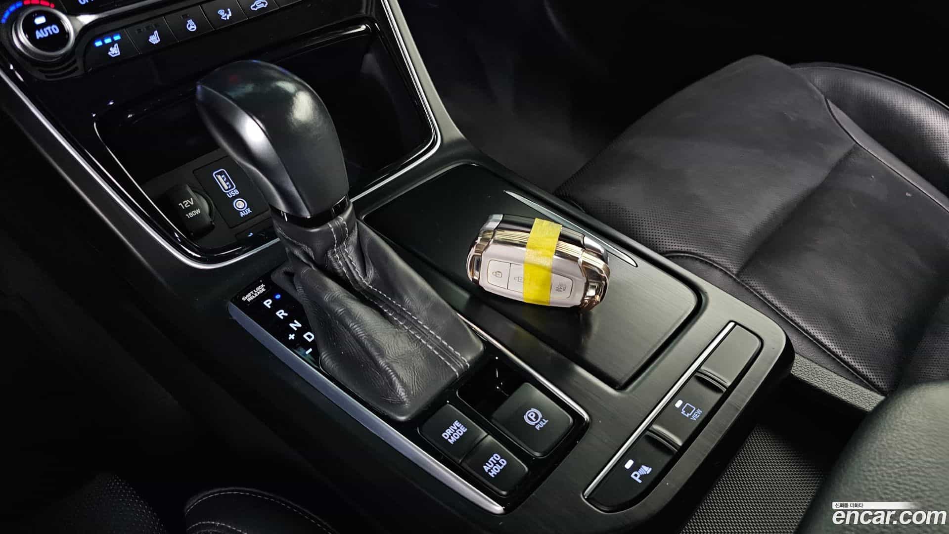 Grandeur Hyundai 2017.2-INNER-009