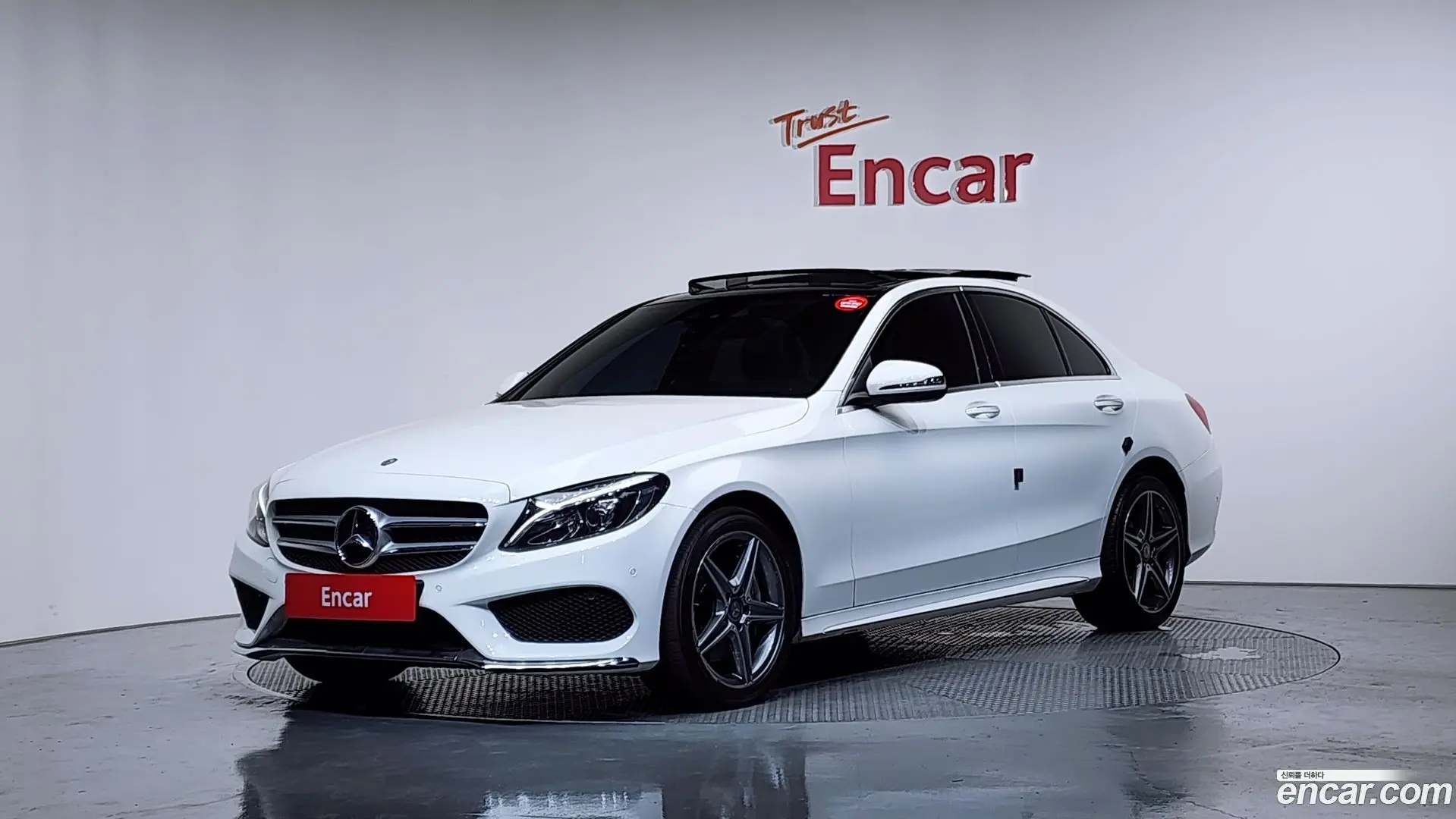 Main__Slider__Photo:C-Class Mercedes-Benz 2015.8-0