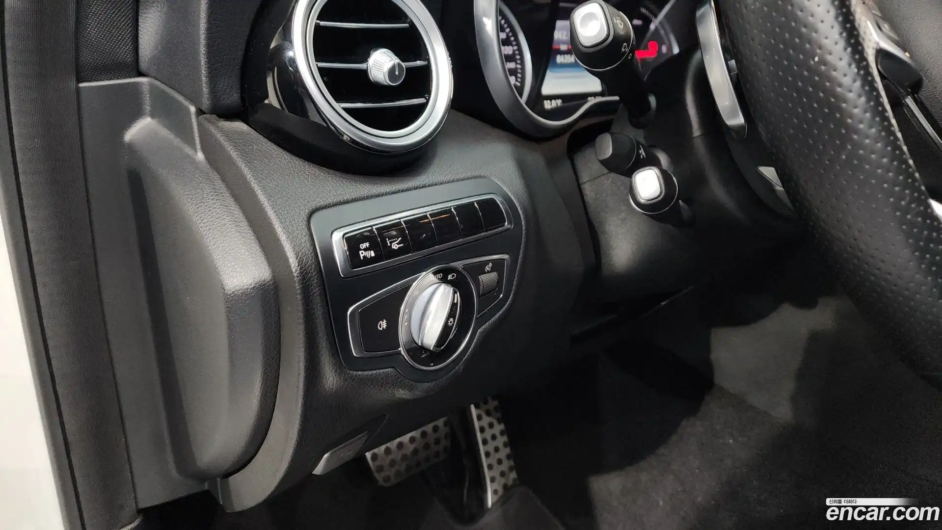 C-Class Mercedes-Benz 2015.8-OPTION-020