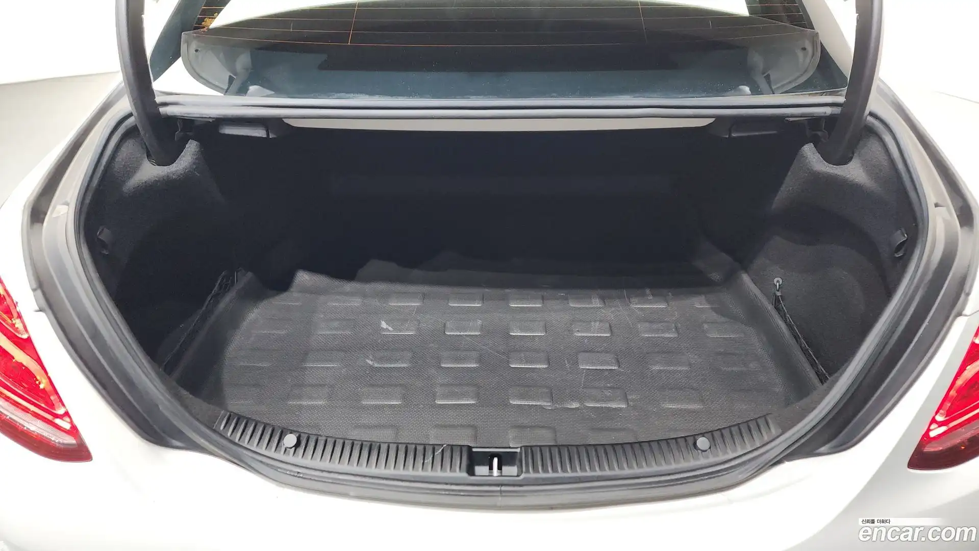 C-Class Mercedes-Benz 2015.8-OPTION-024