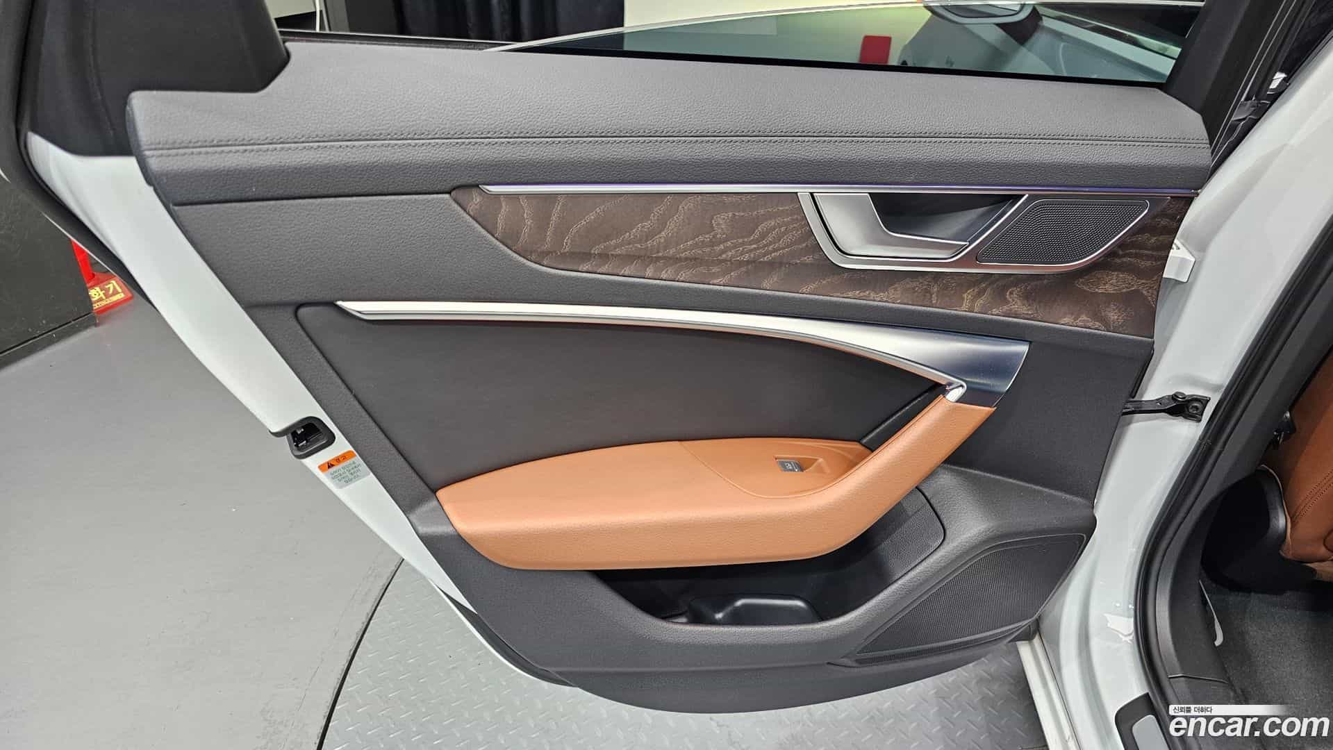 A6 Audi 2020.10-INNER-035